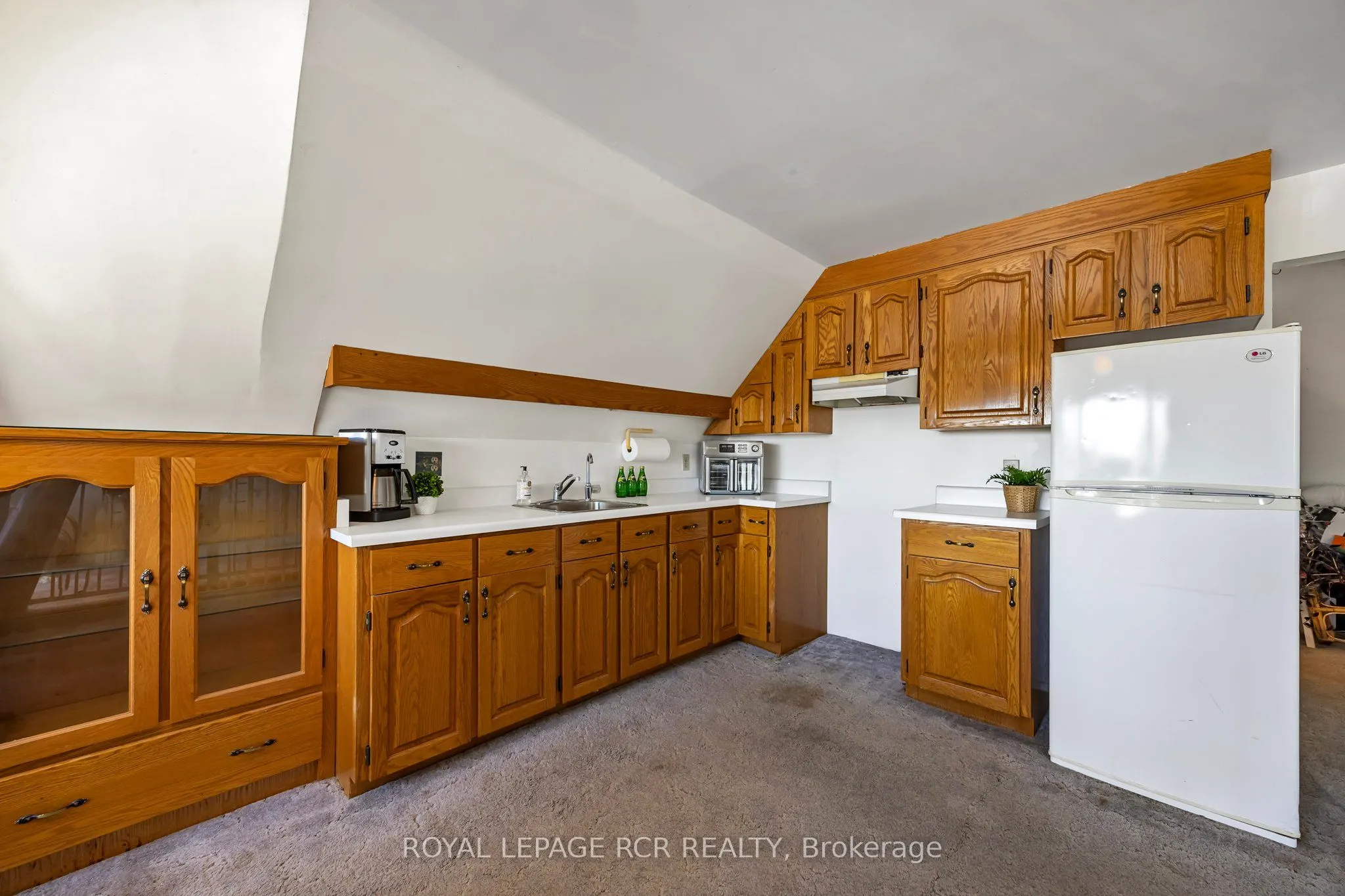 317 Main Street E