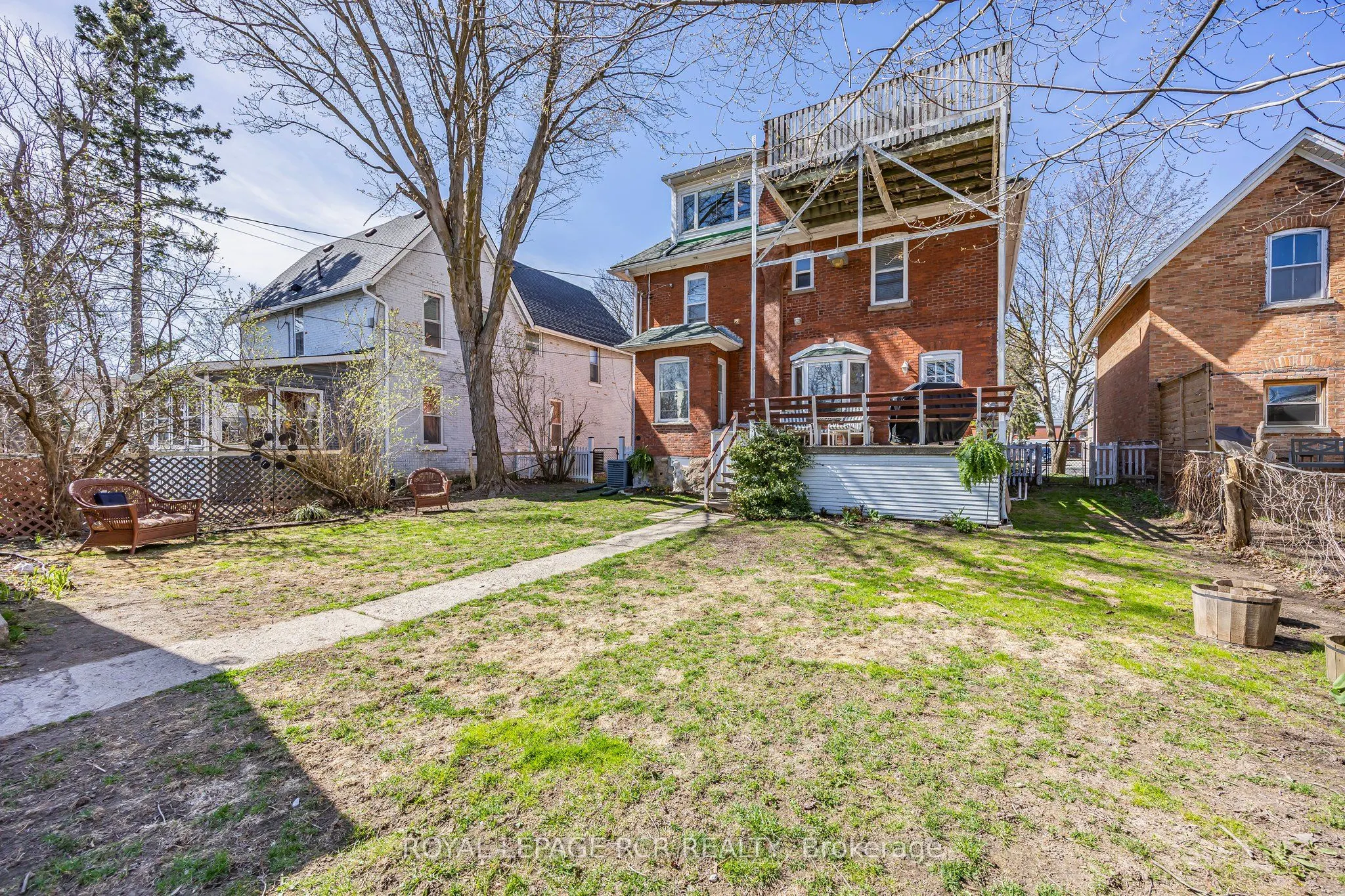 317 Main Street E