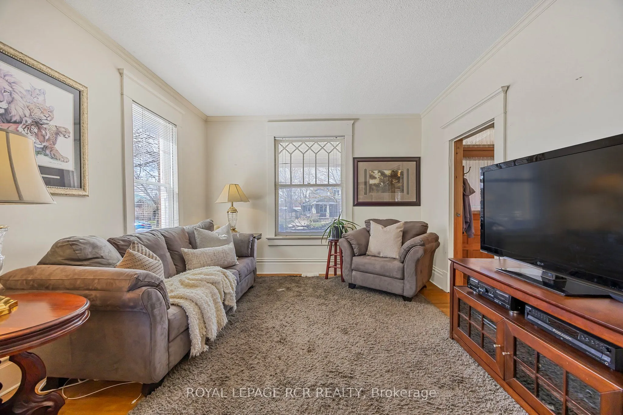 317 Main Street E