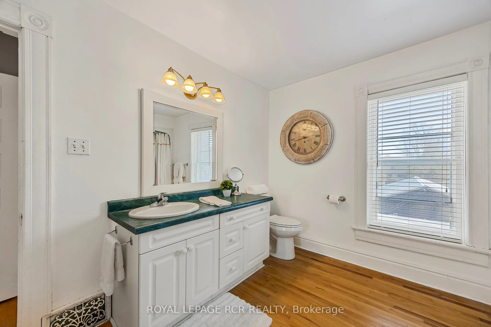 317 Main Street E