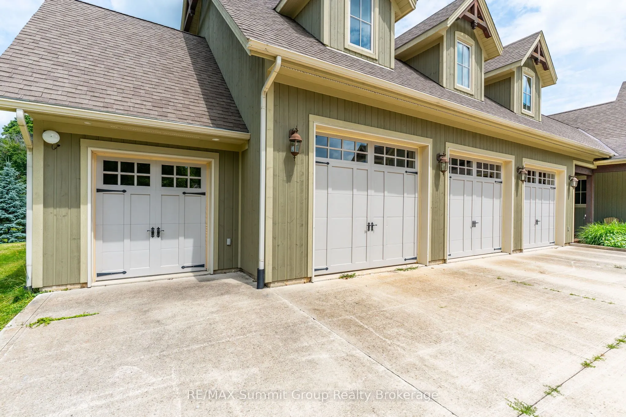 194109 GREY ROAD 13