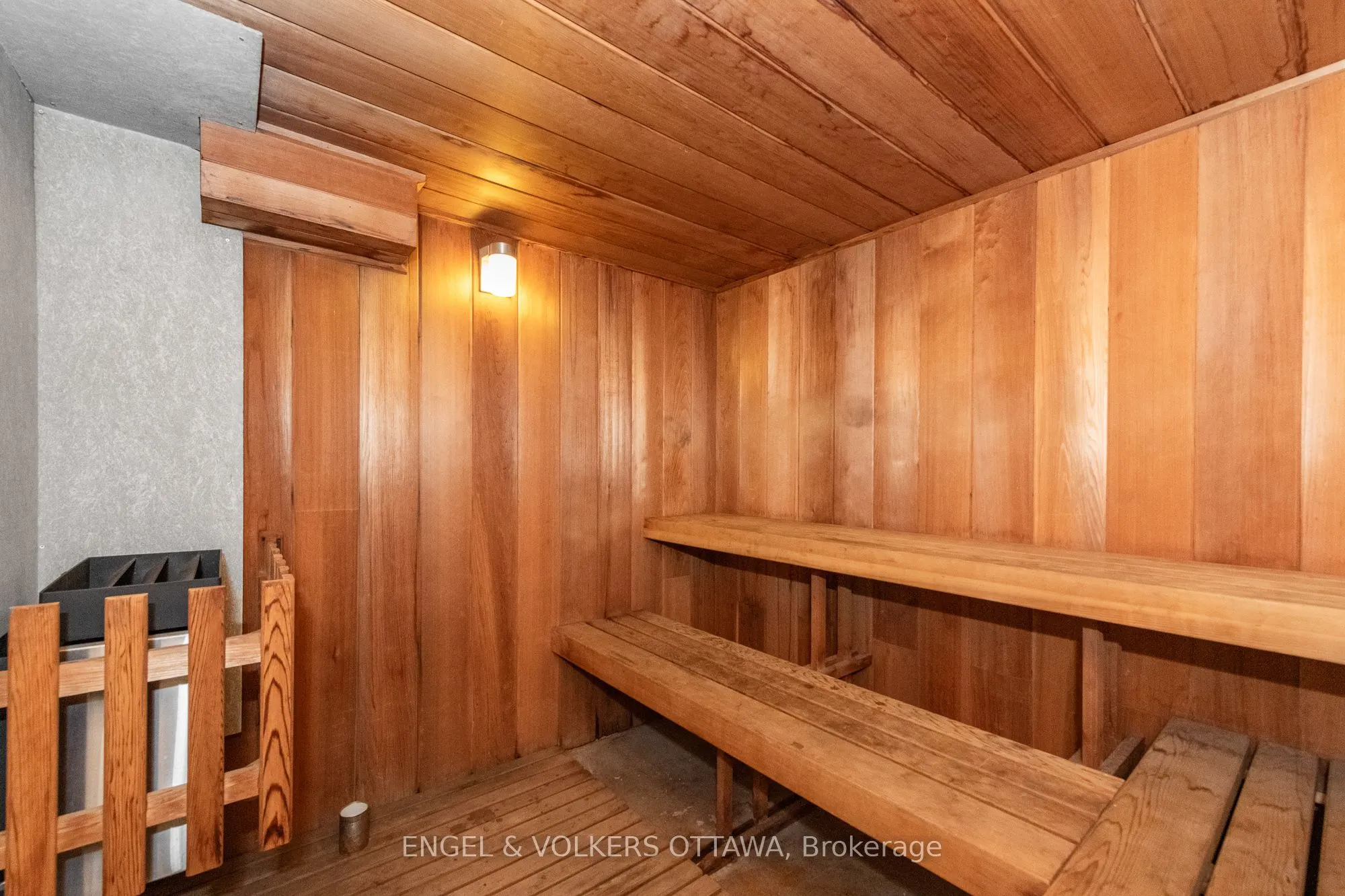 373 LAURIER Avenue E, #906