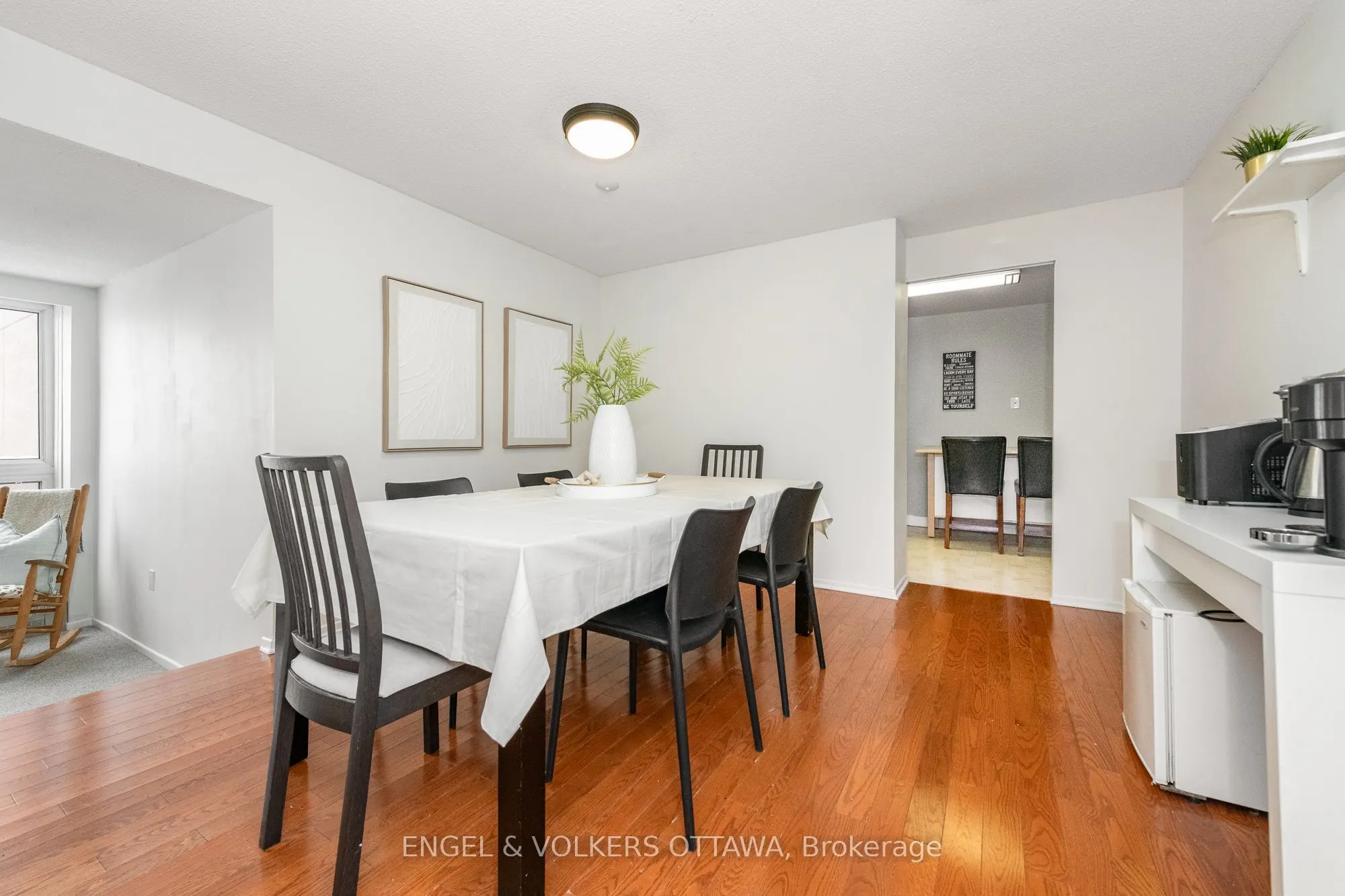 373 LAURIER Avenue E, #906