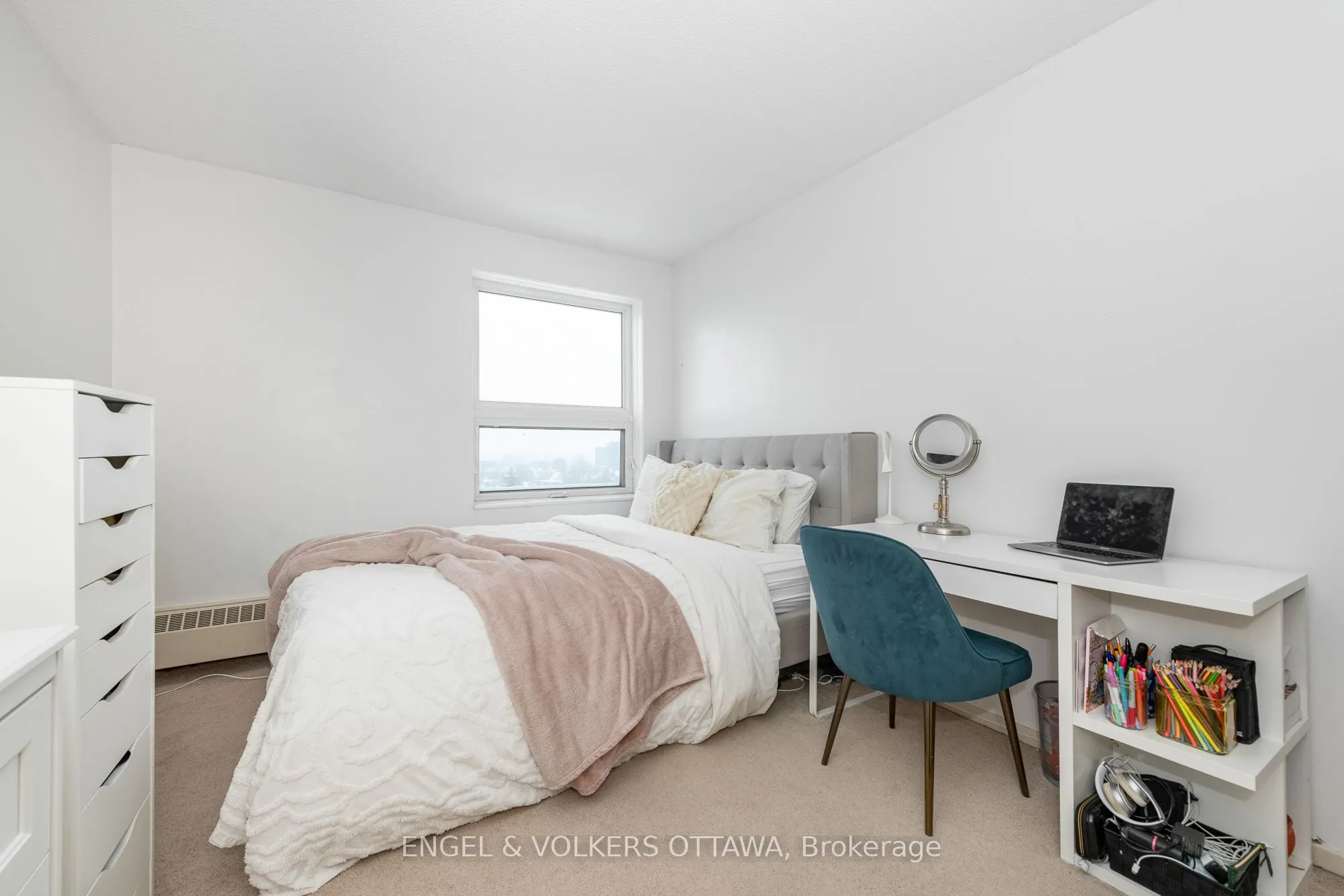 373 LAURIER Avenue E, #906