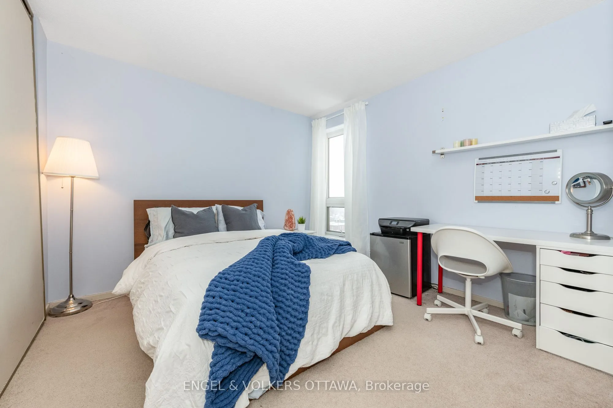 373 LAURIER Avenue E, #906