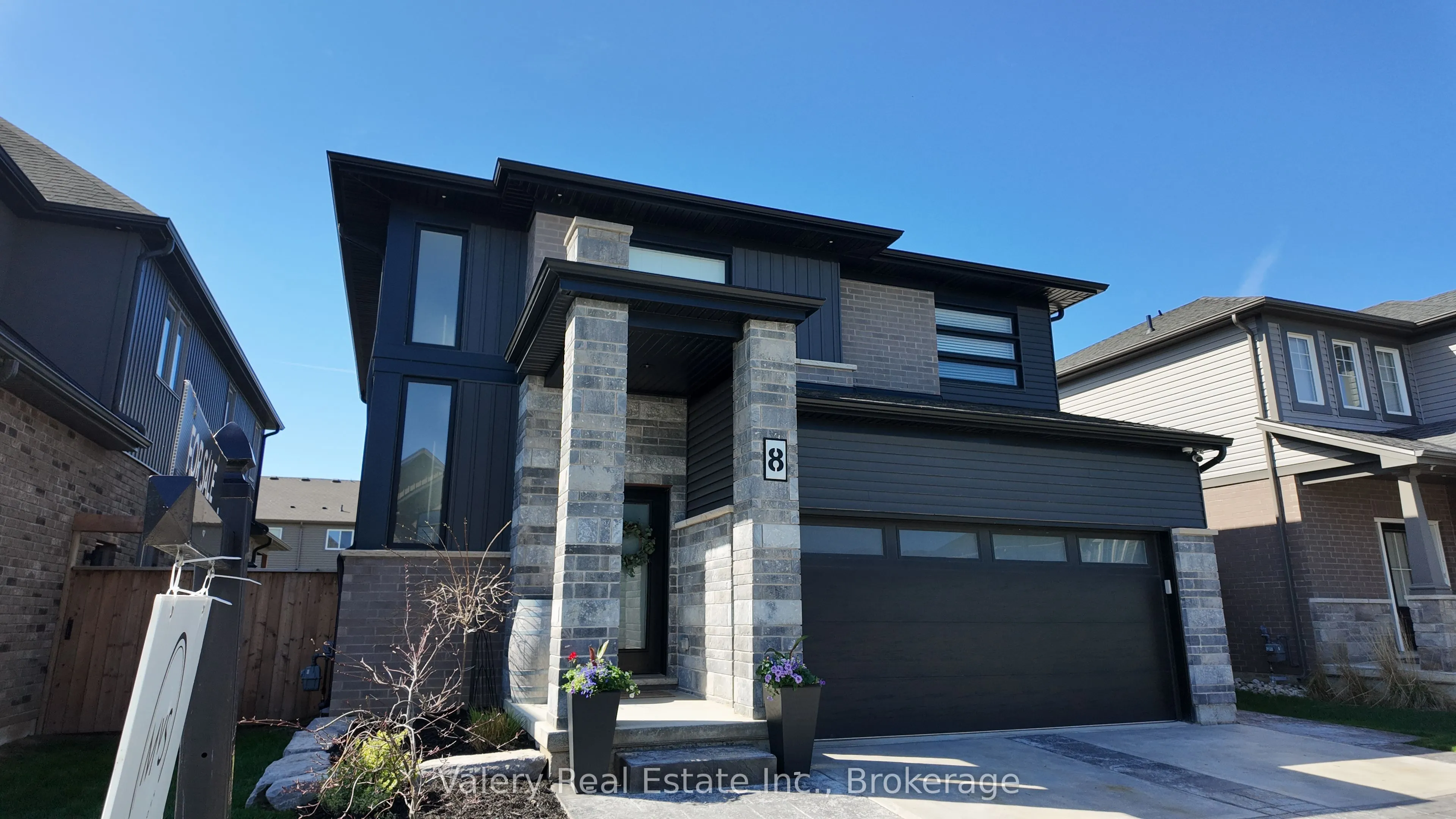8 Myrtle Street