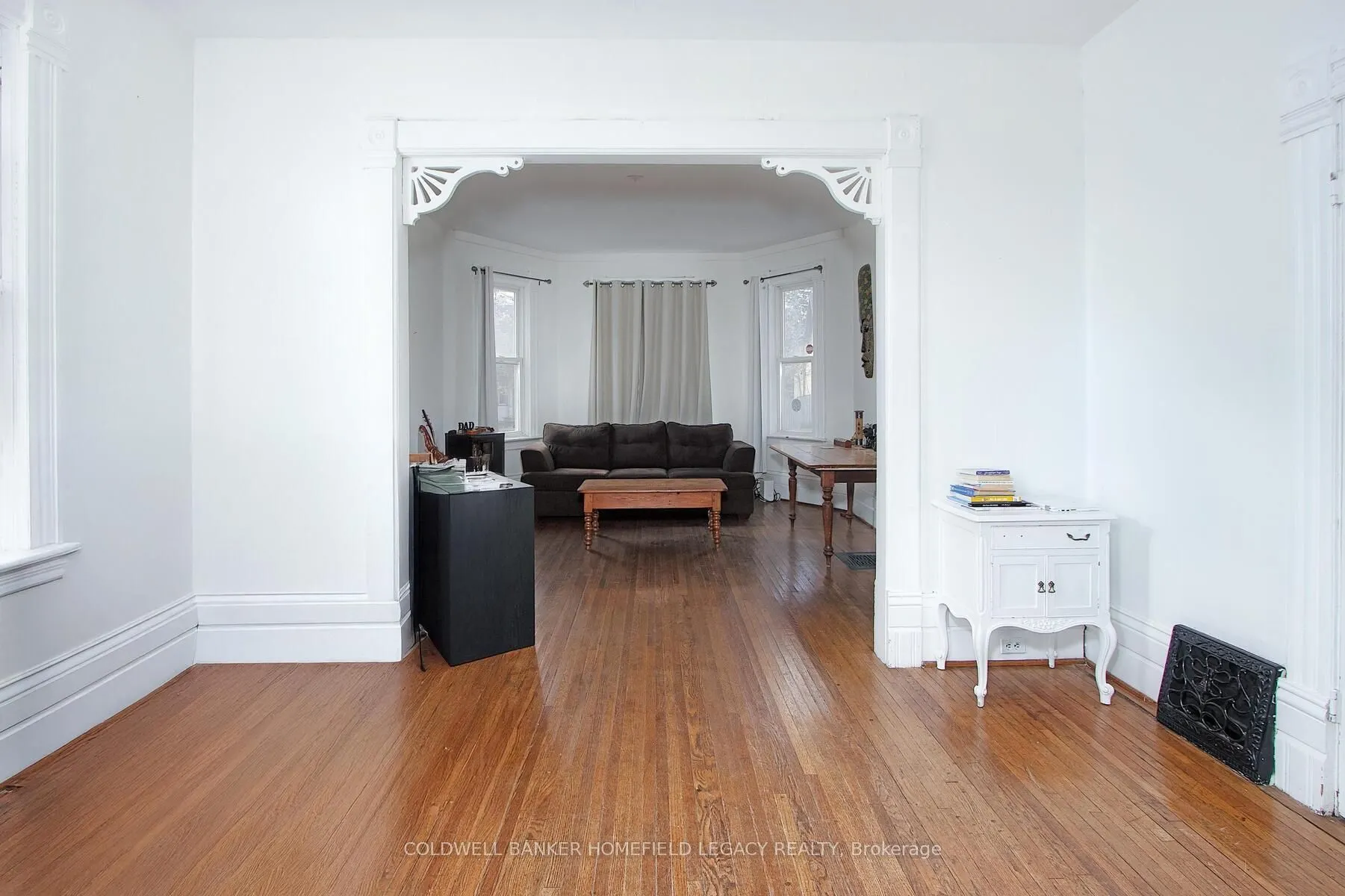 383 Queen Street E