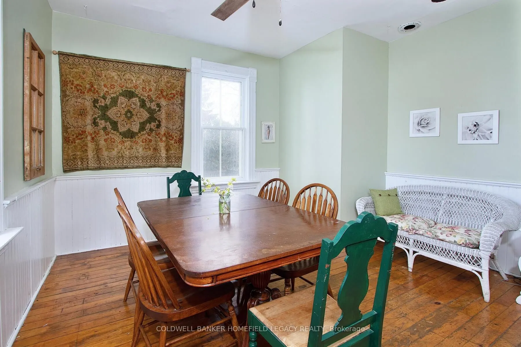 383 Queen Street E