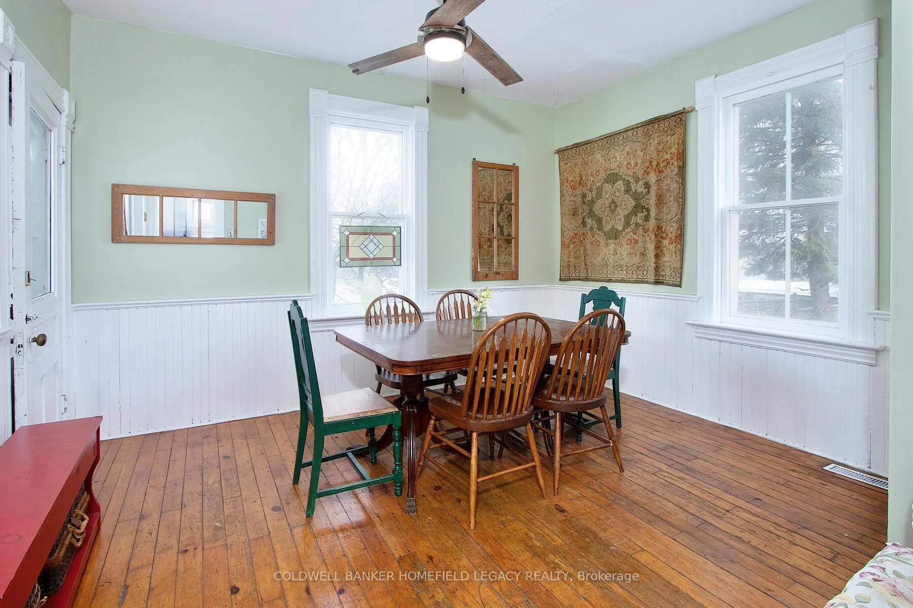 383 Queen Street E