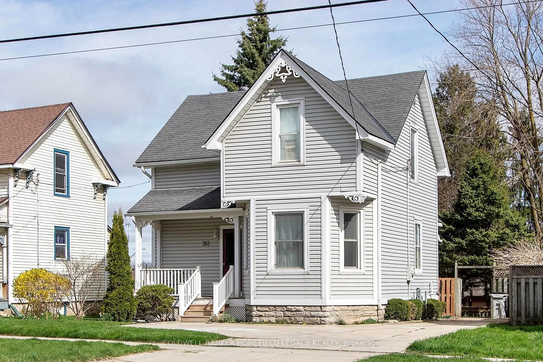 383 Queen Street E