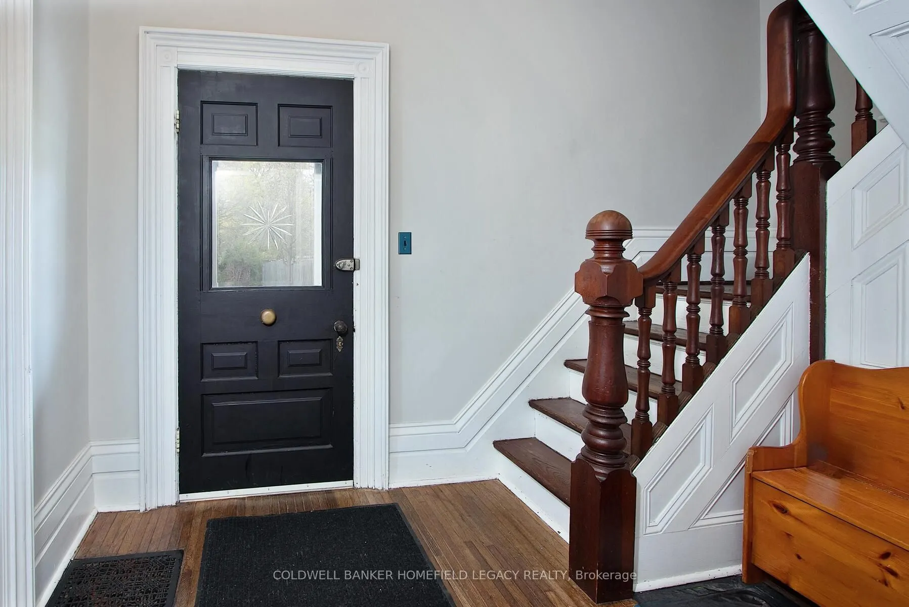 383 Queen Street E