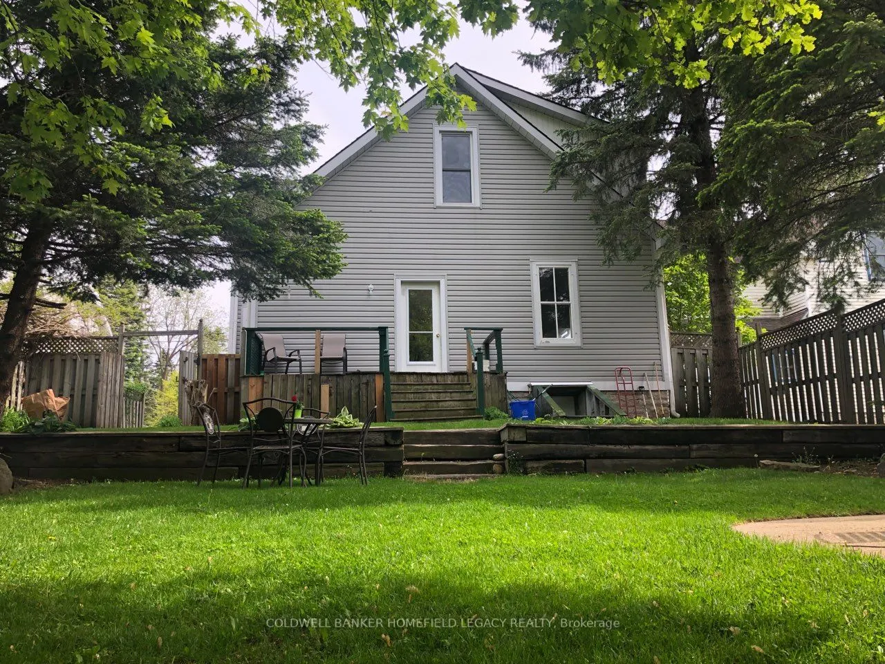 383 Queen Street E