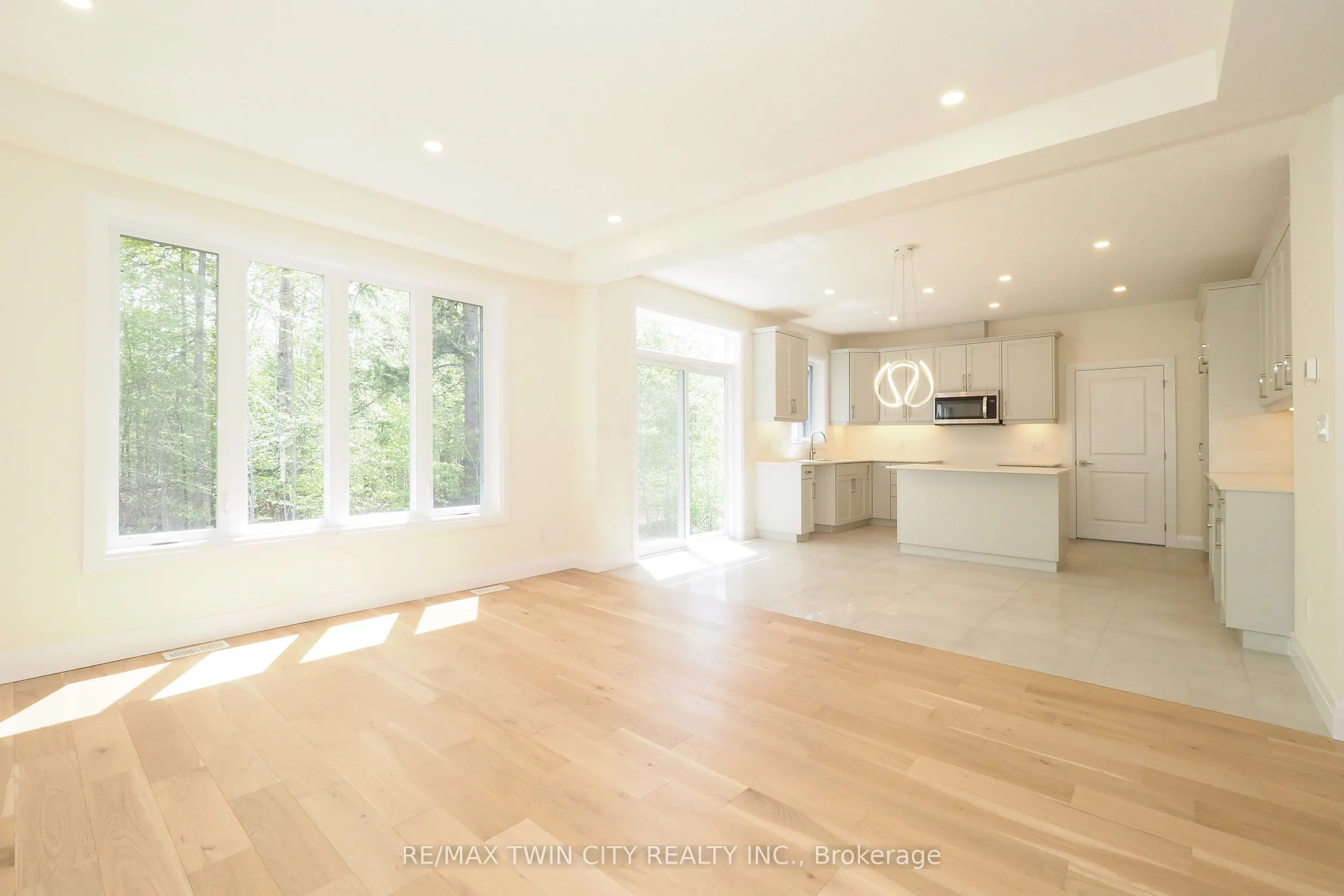 220 JEFFREY Place