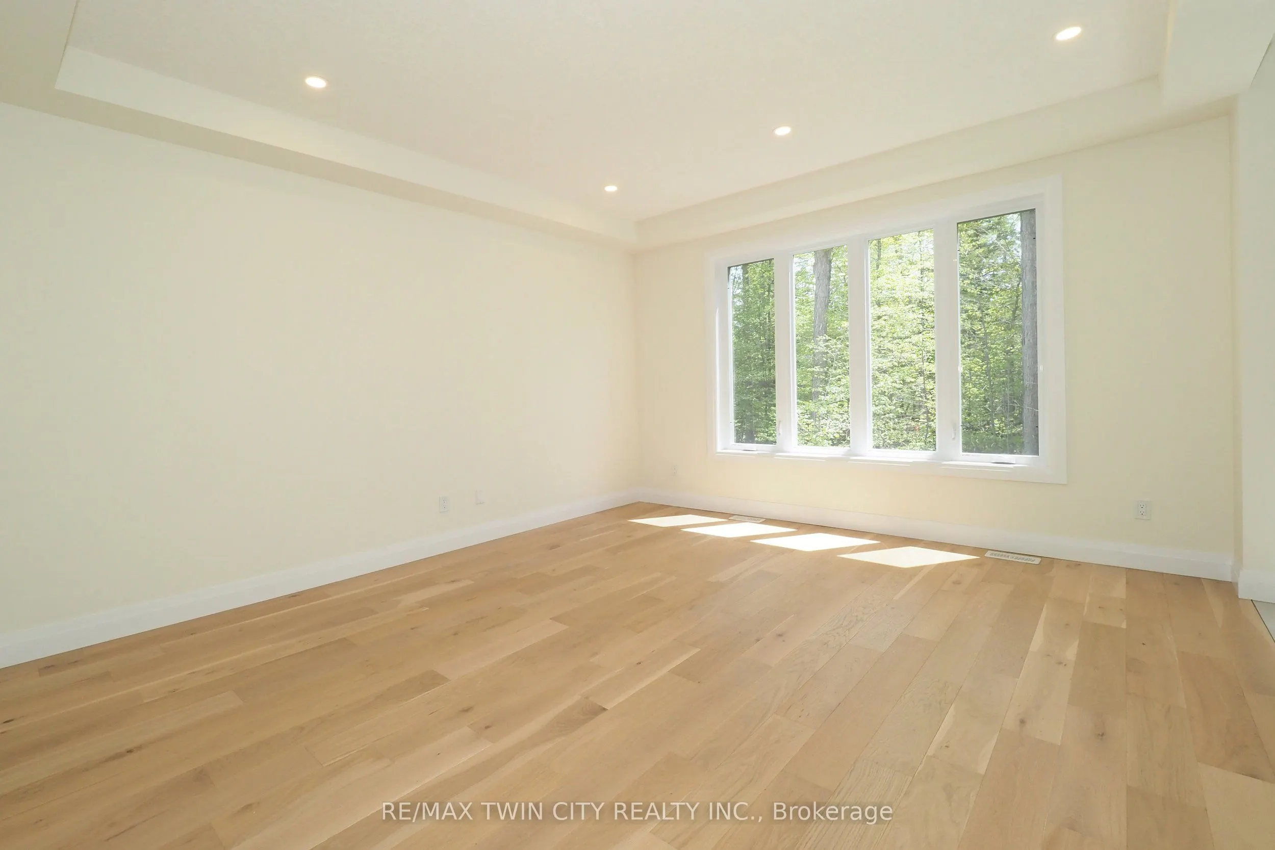 220 JEFFREY Place
