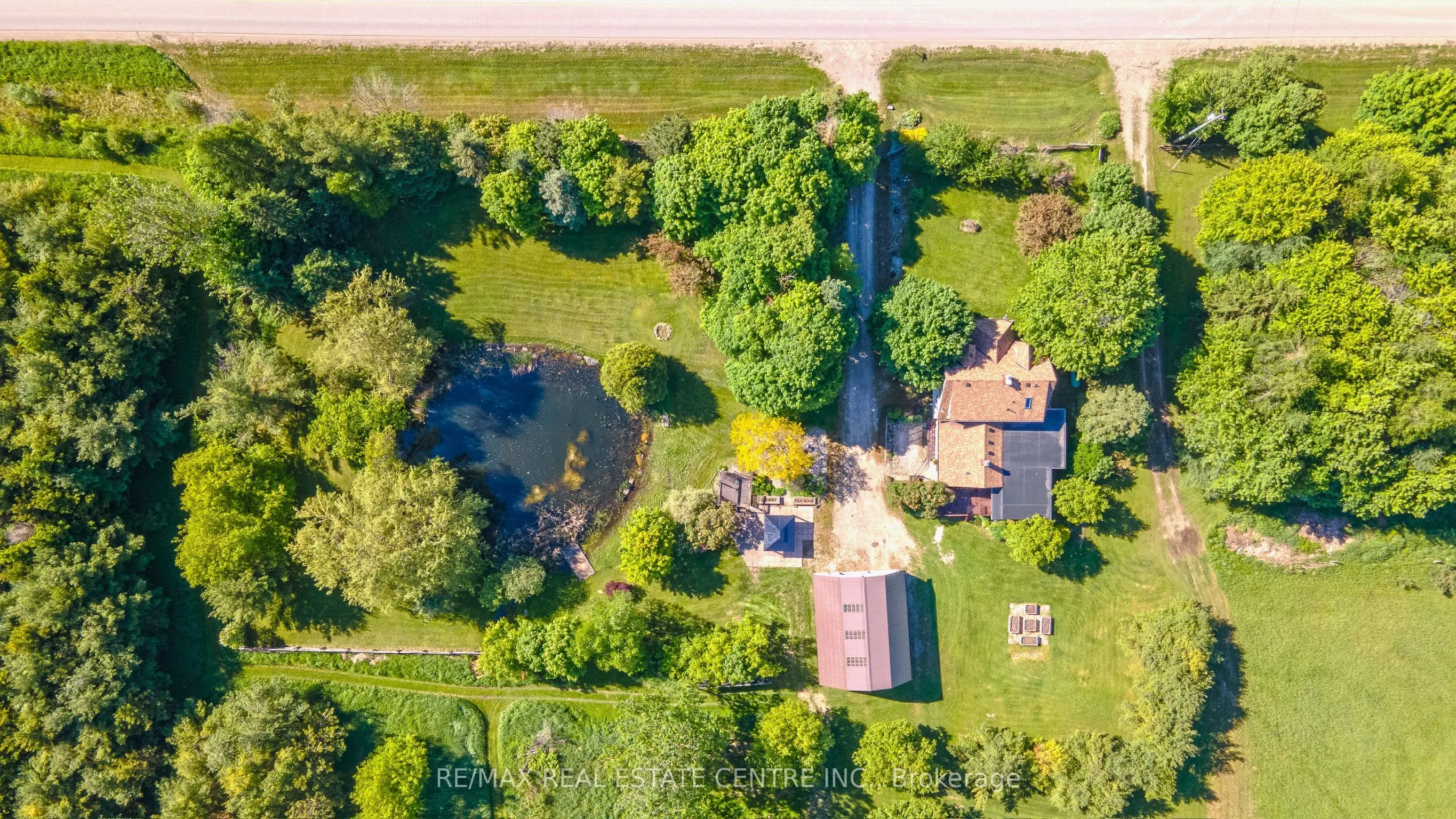 384323 20 Side Road