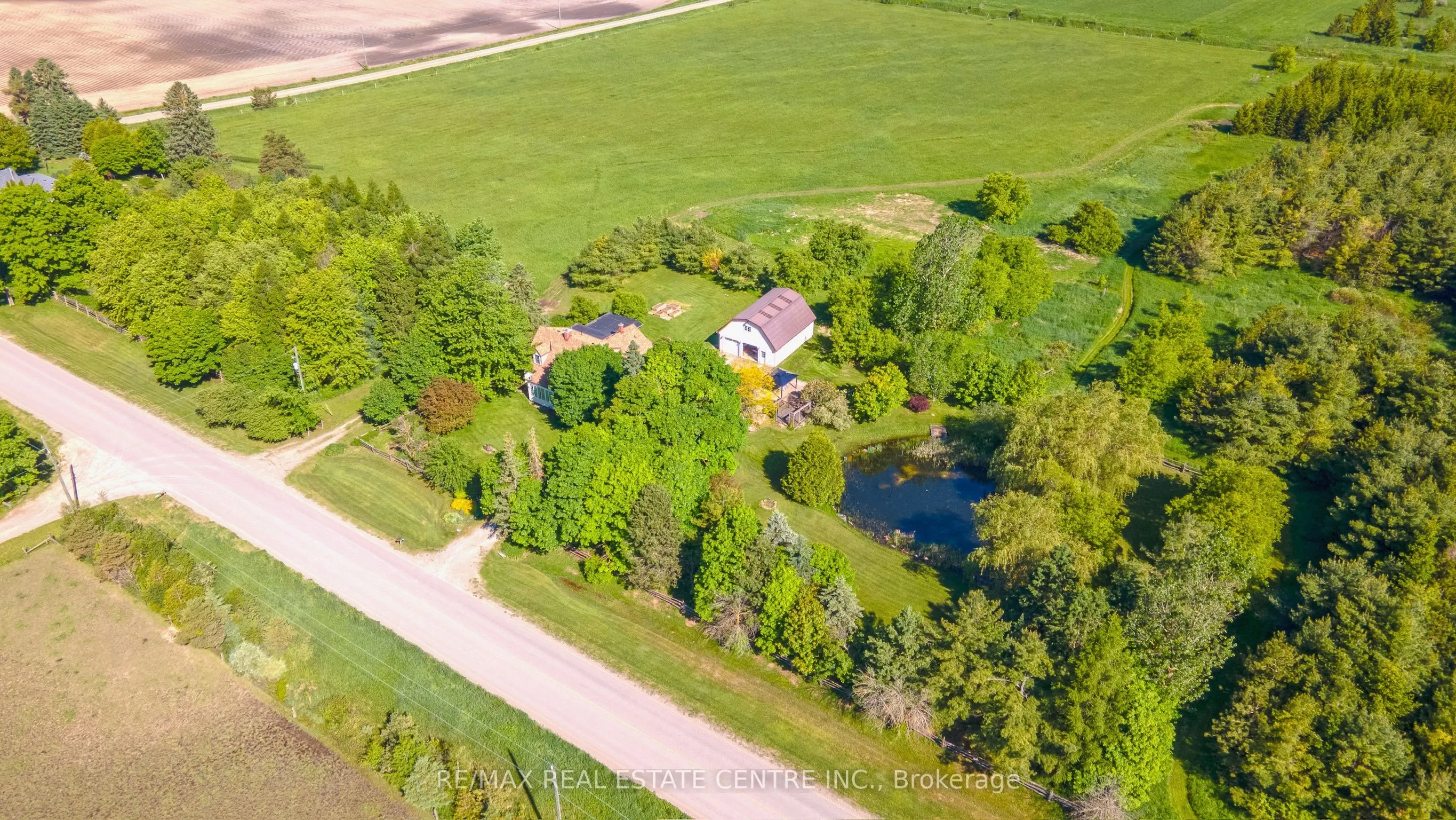 384323 20 Side Road