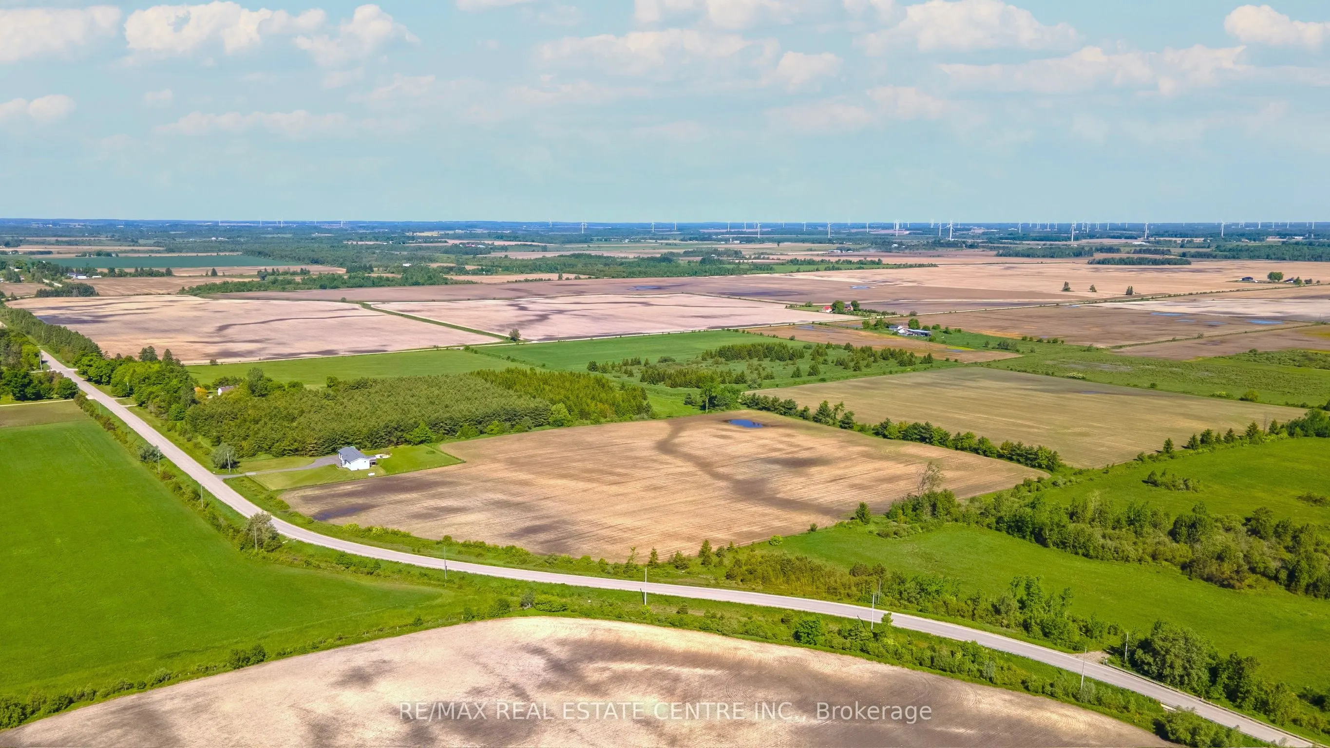 384323 20 Side Road
