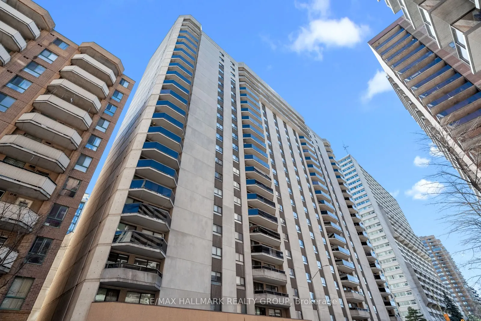 470 Laurier Avenue, #2102