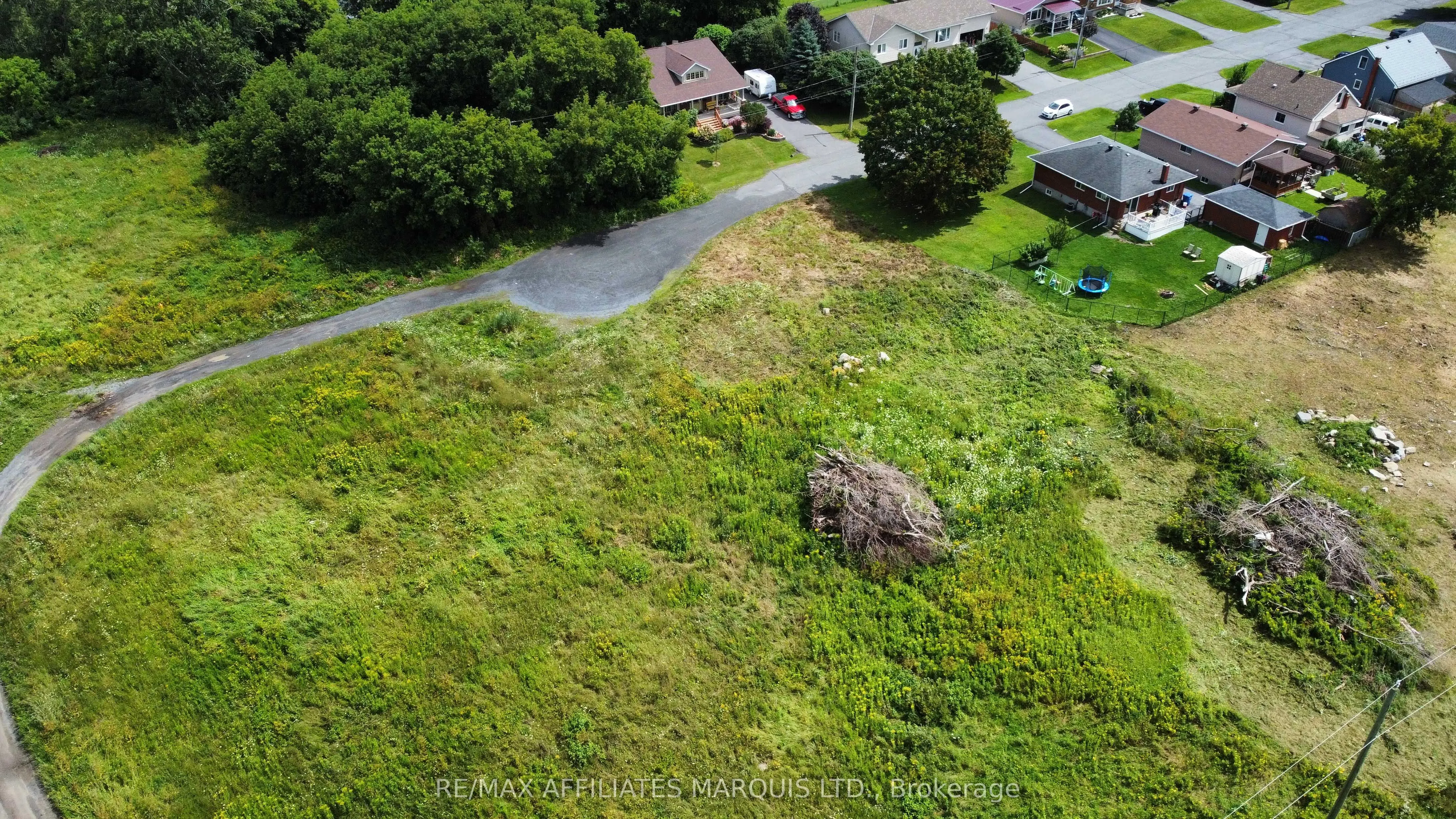 Lot 13 Guy Street N
