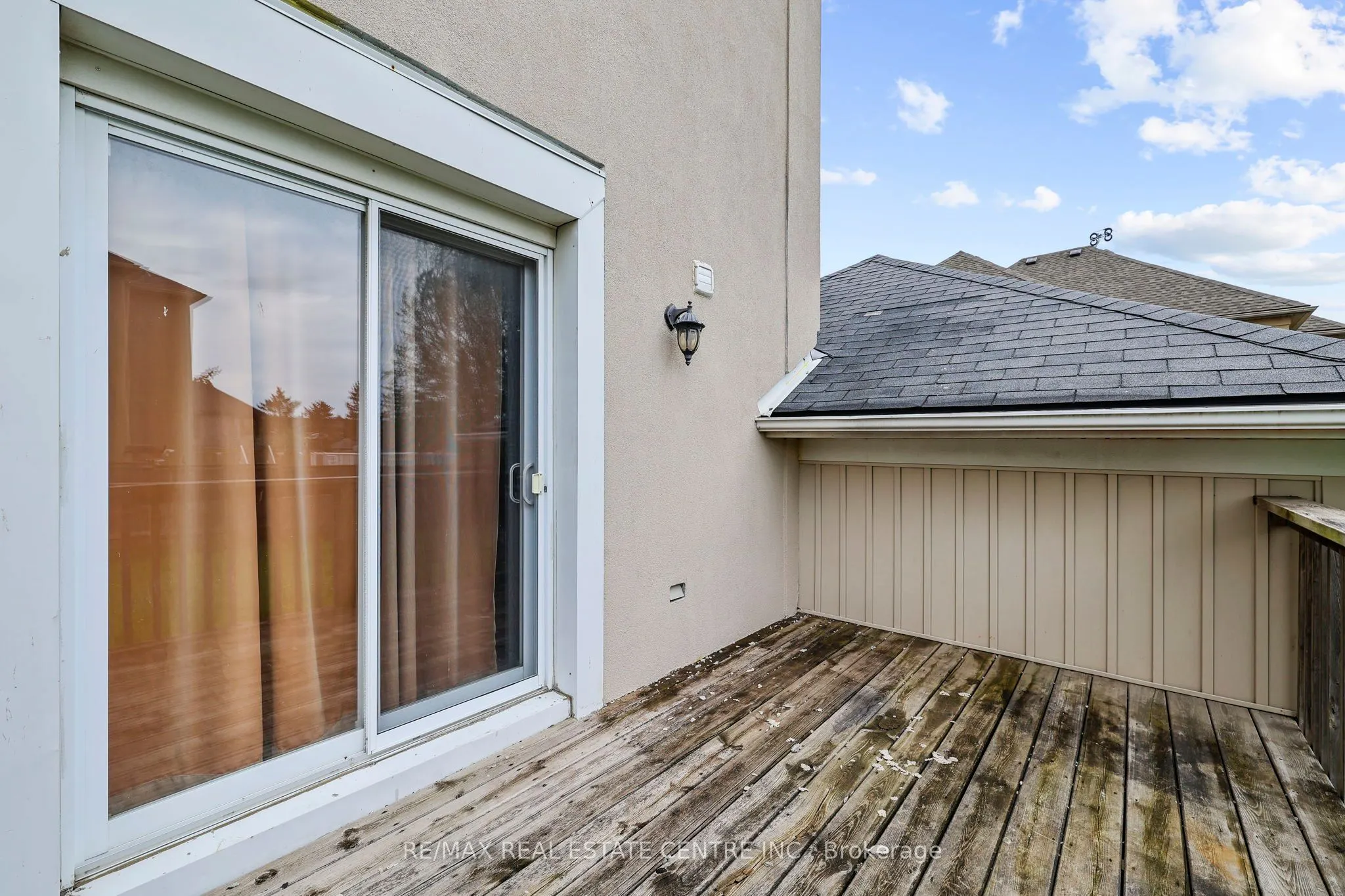 323 Queenston Road