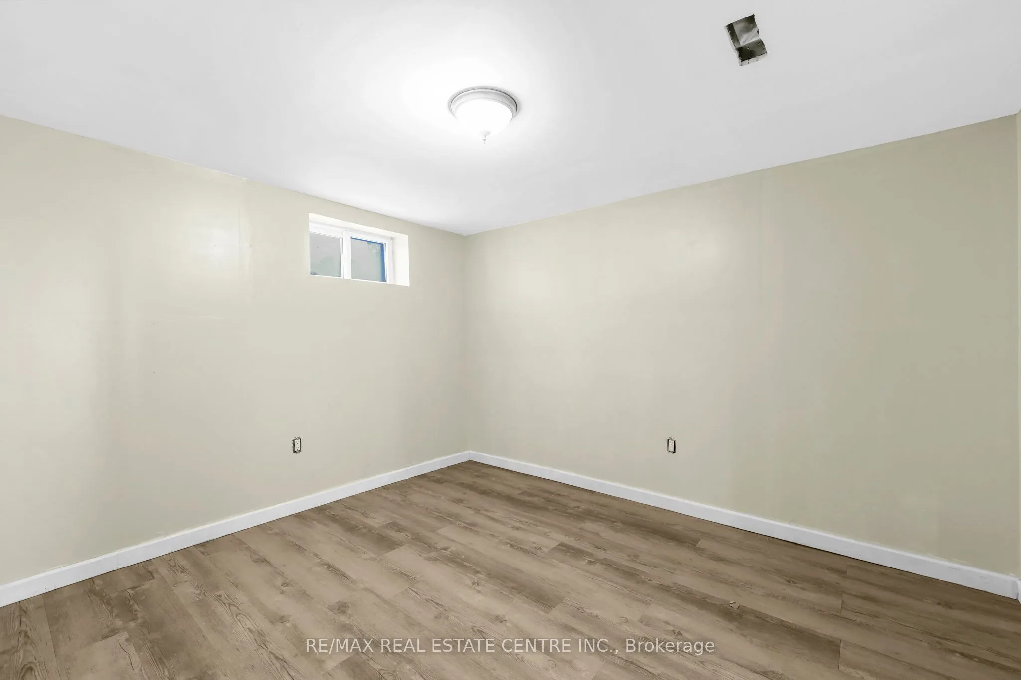 323 Queenston Road