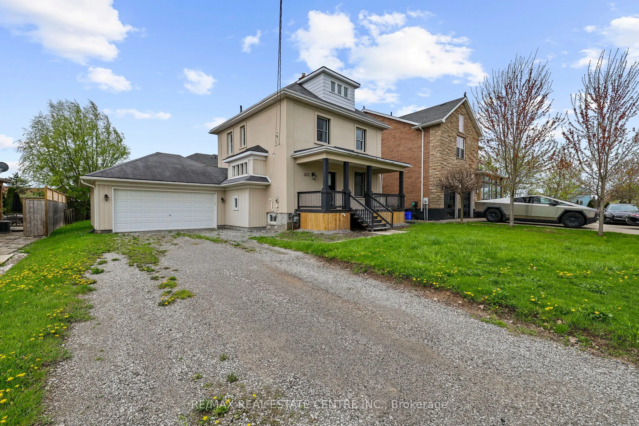323 Queenston Road