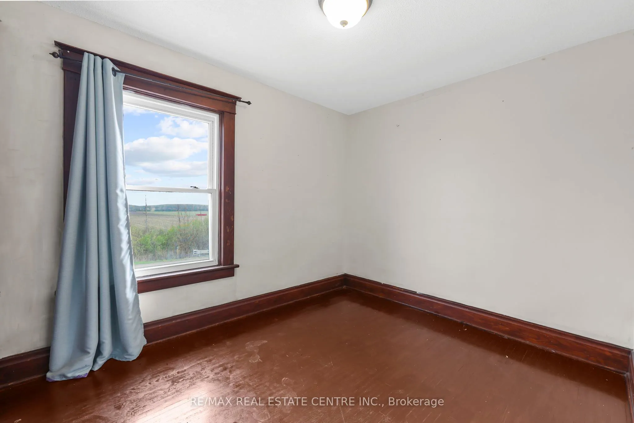 323 Queenston Road