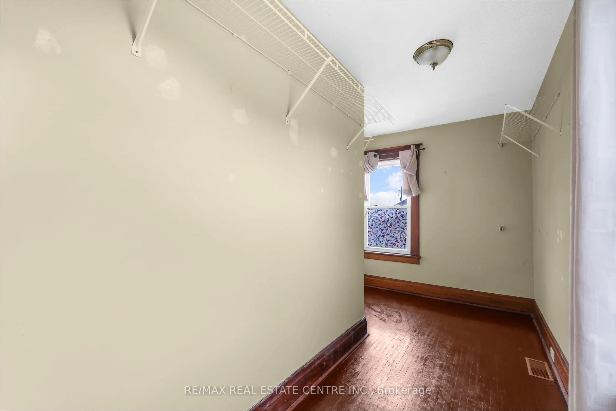 323 Queenston Road
