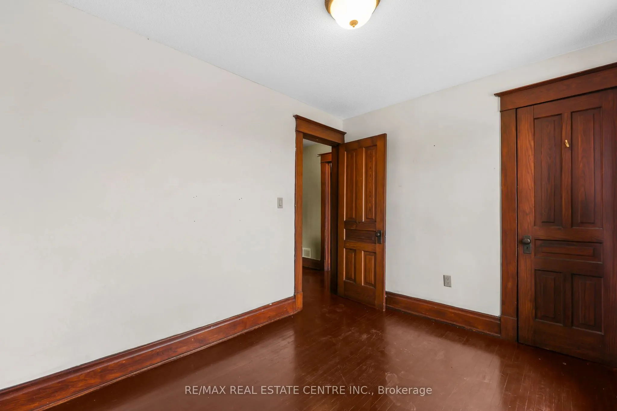 323 Queenston Road