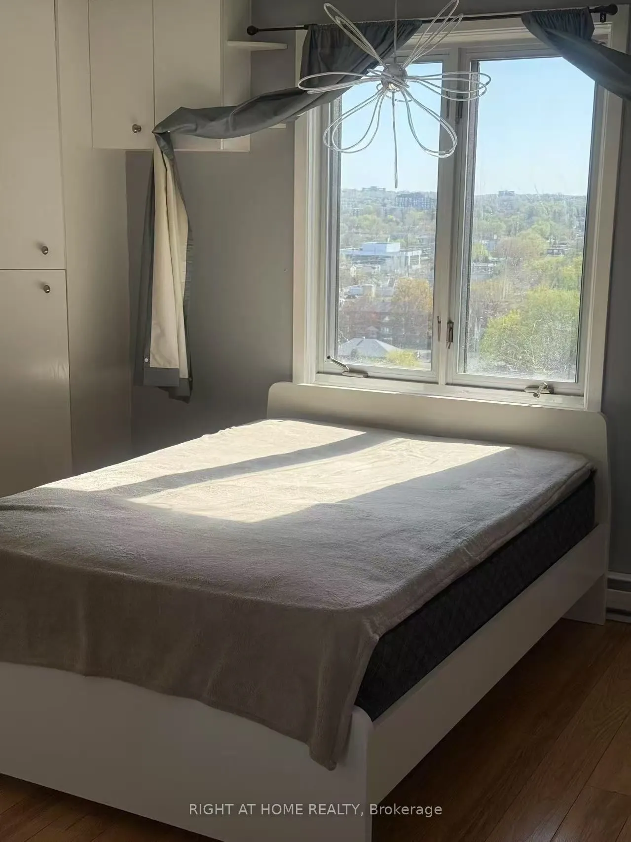 158C McArthur Avenue, #1607