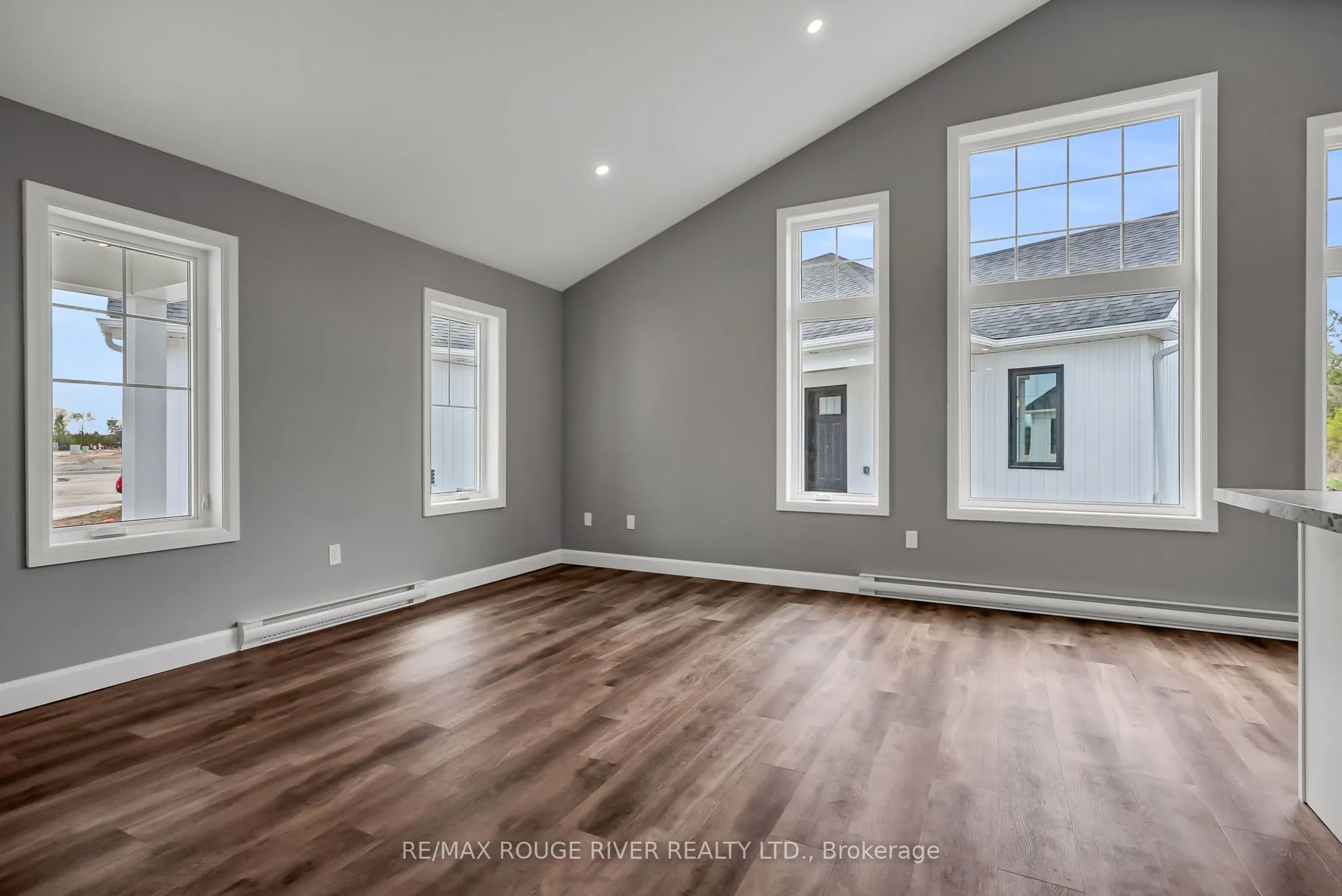 14 MEADOWCREEK Drive, #103