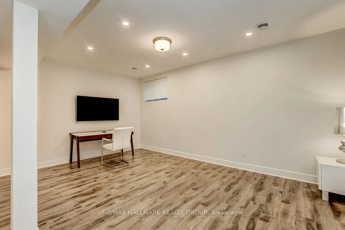 1006 Shefford Road