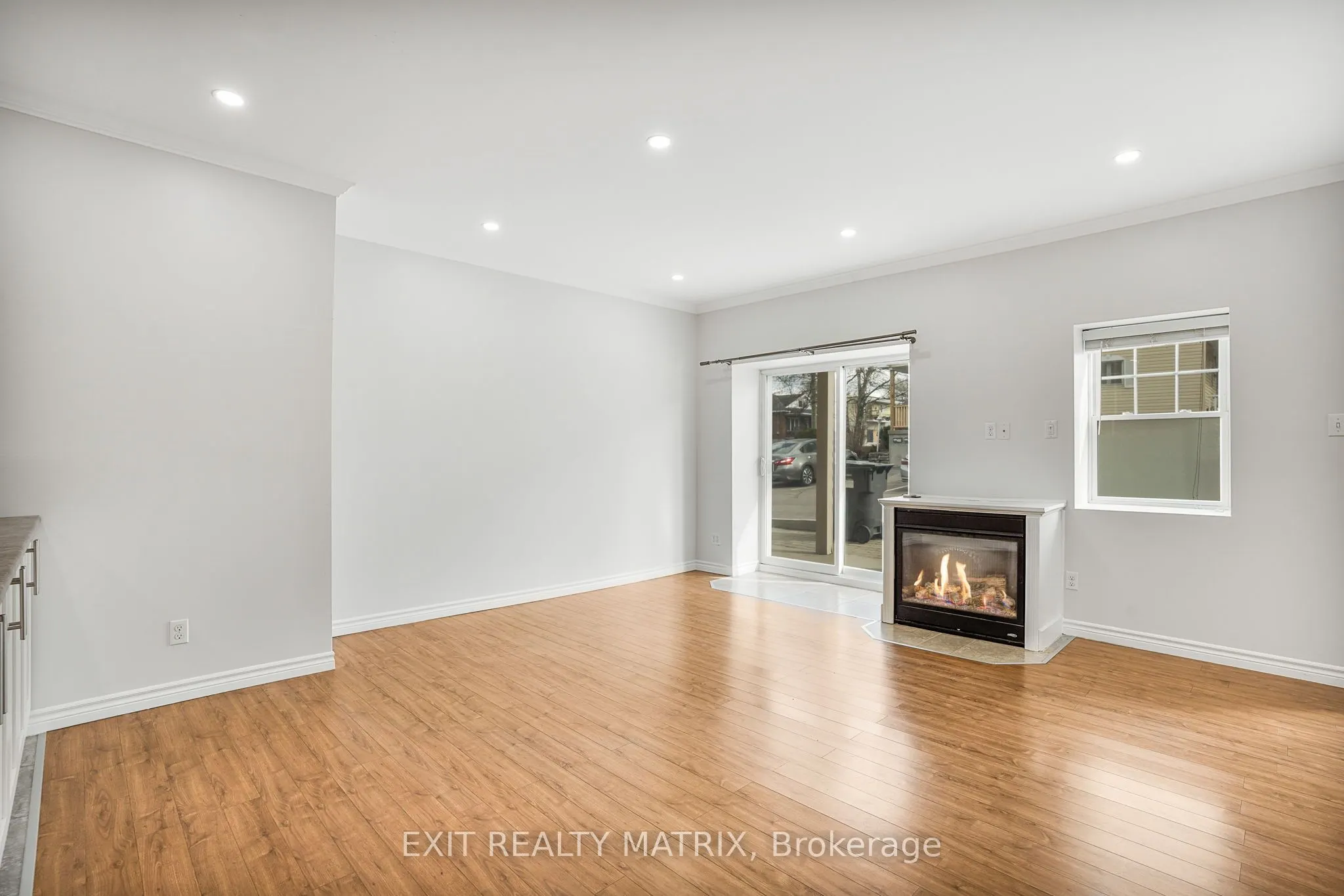 926 Lansdowne Street, #8