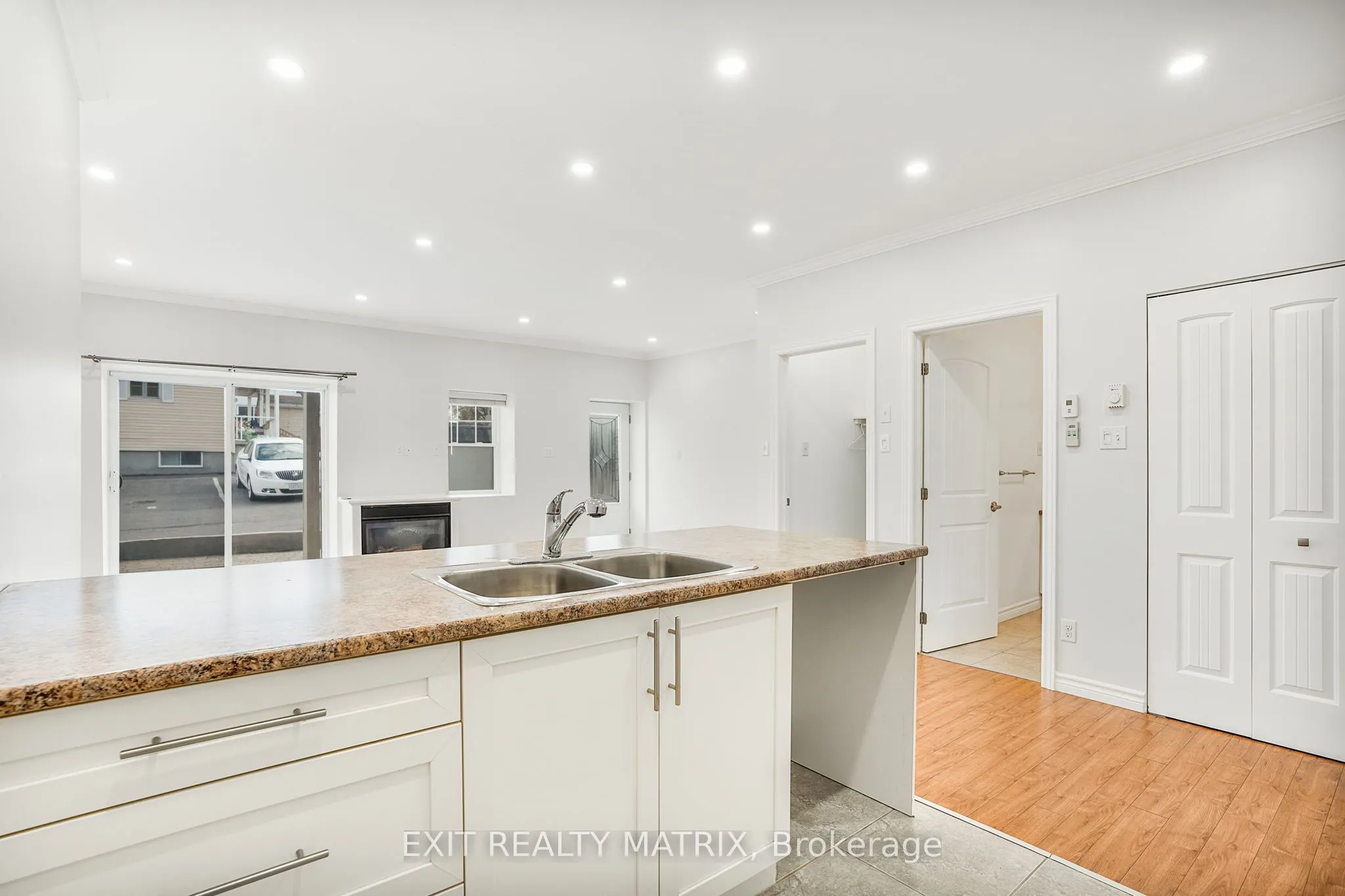 926 Lansdowne Street, #8