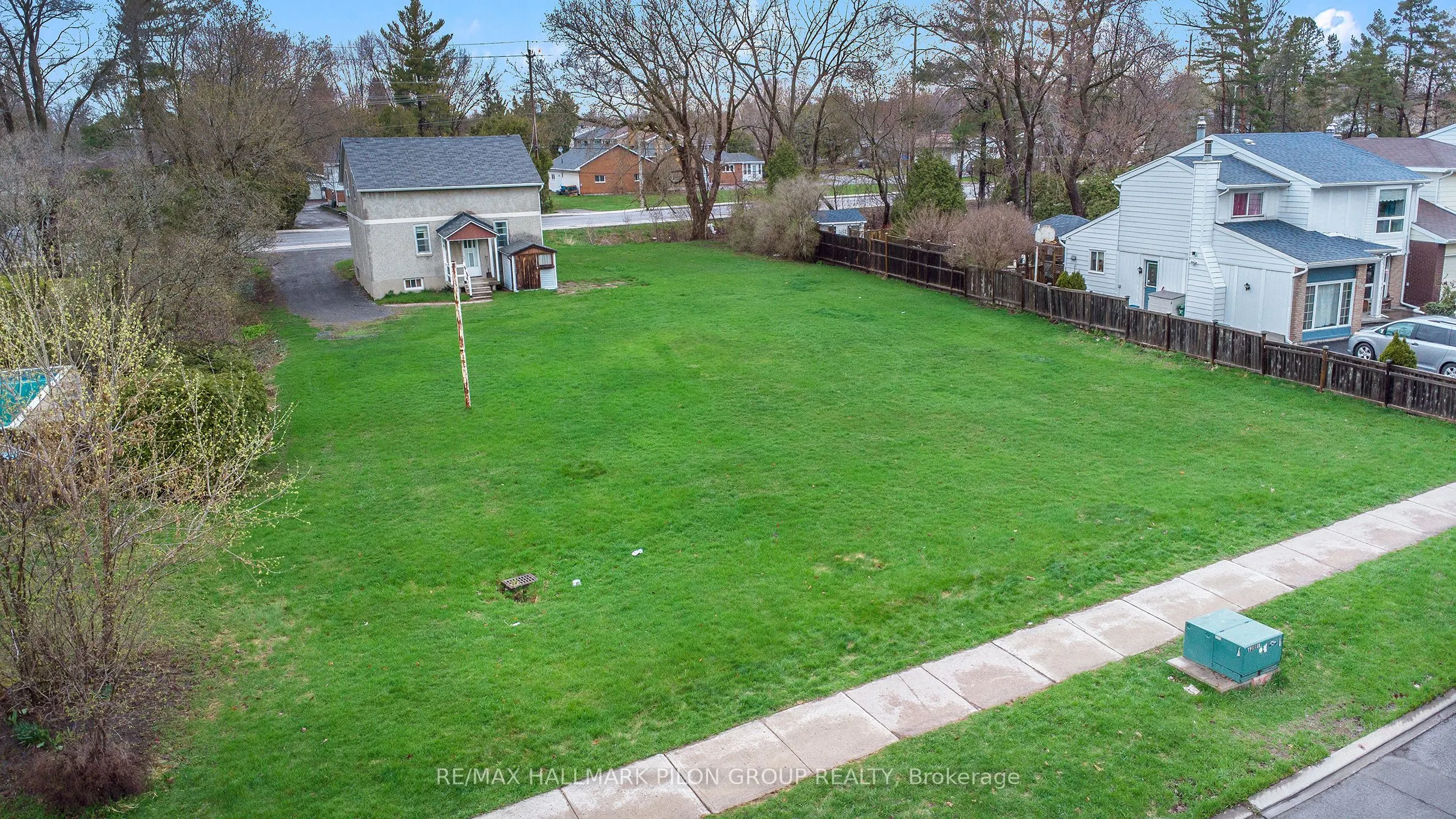 2446 INNES Road