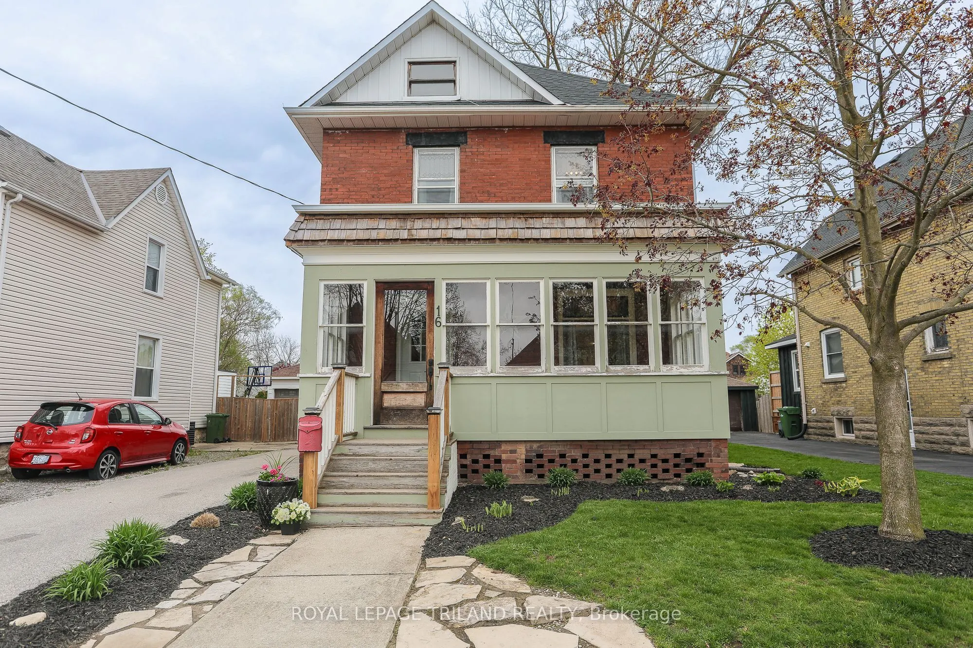16 Maple Street
