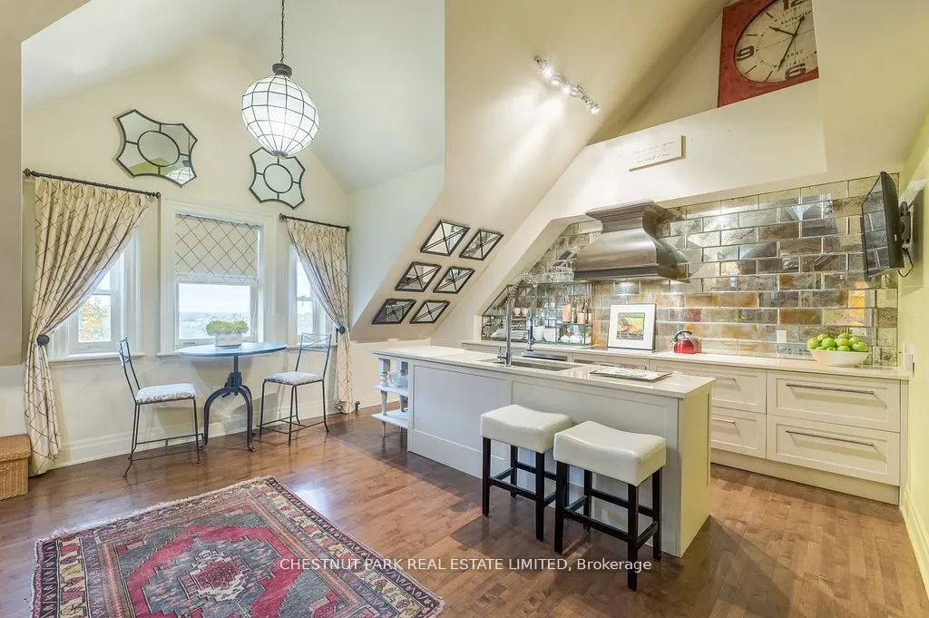 72 Pine Street N, #403