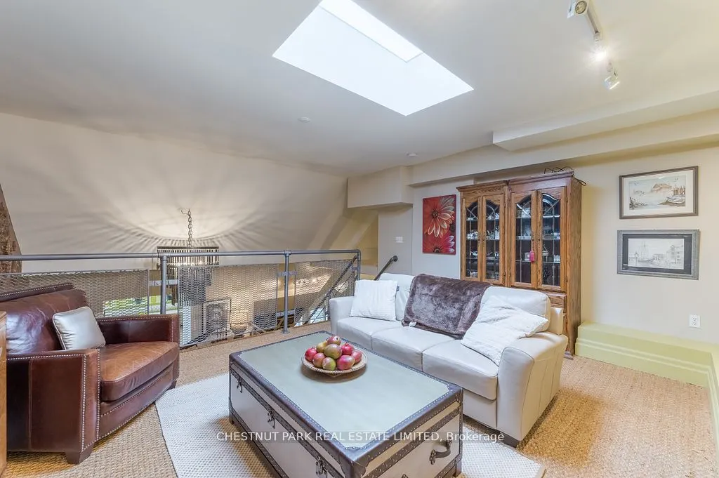 72 Pine Street N, #403