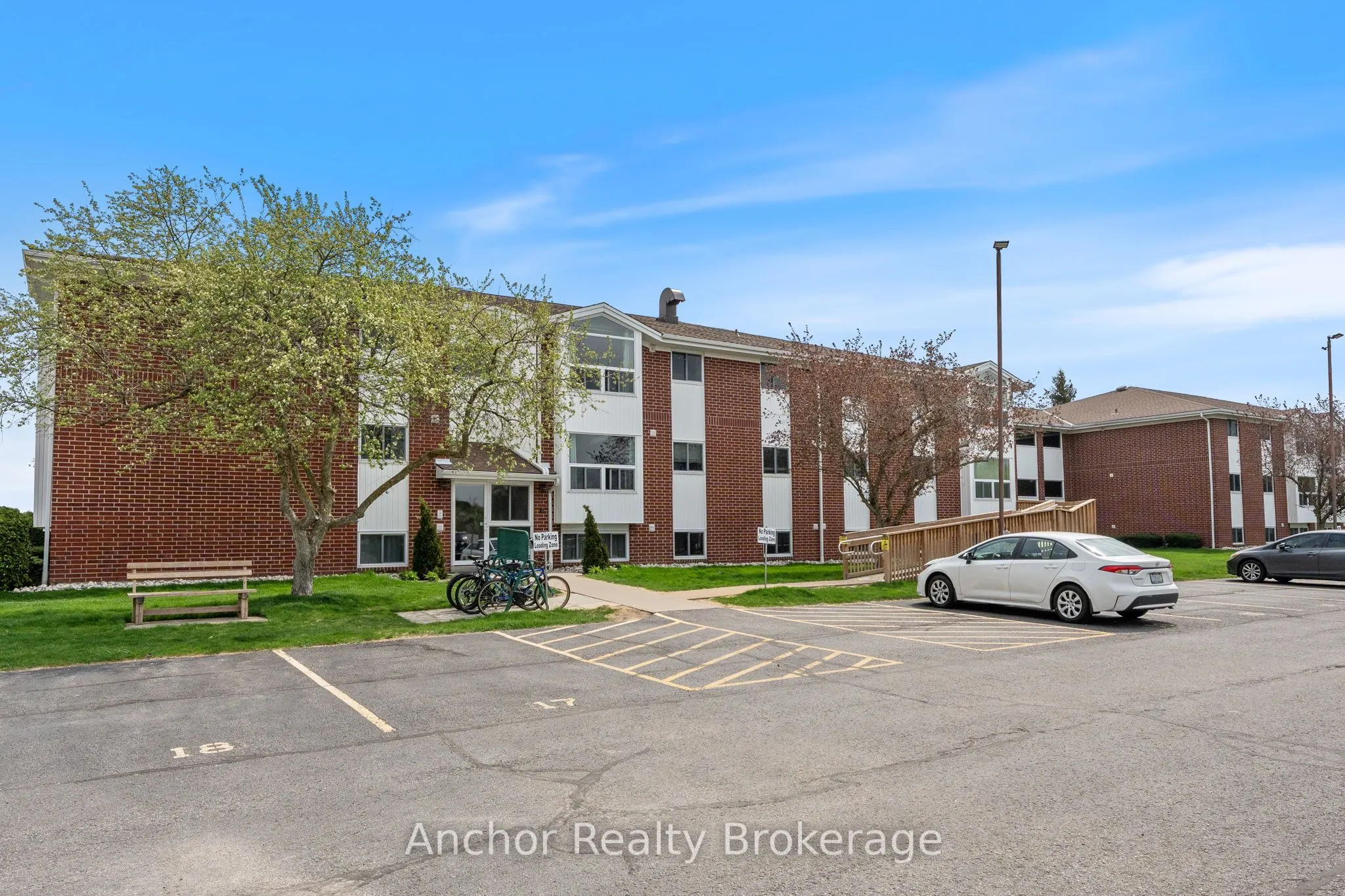 60 Donly Drive S, #101