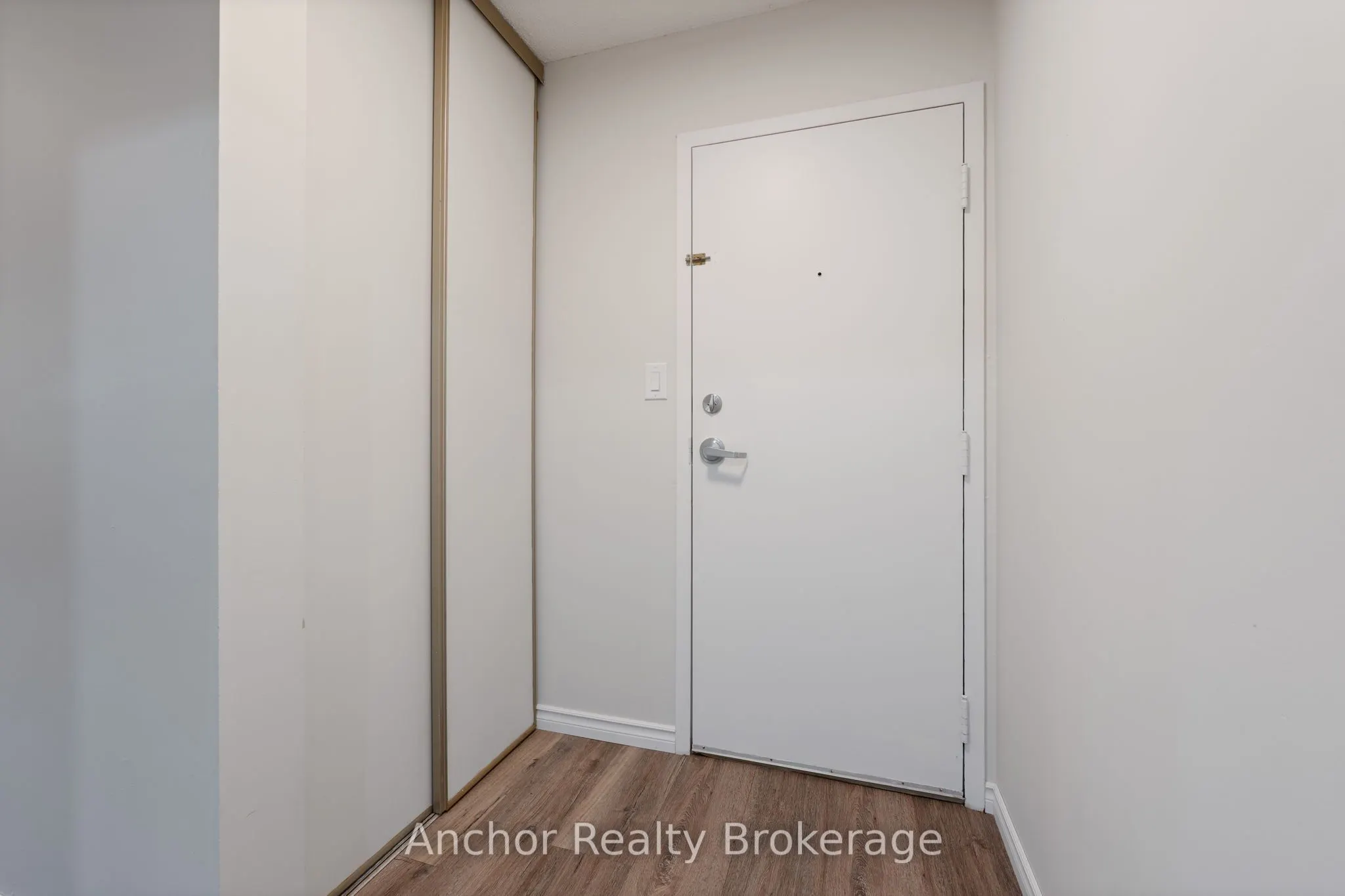 60 Donly Drive S, #101