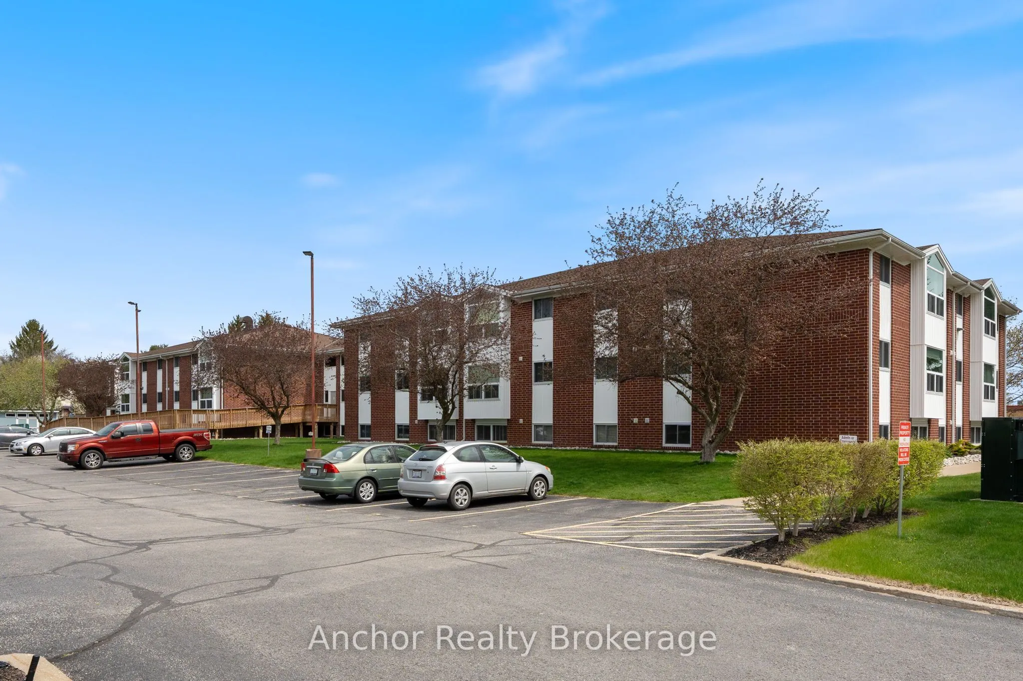60 Donly Drive S, #101