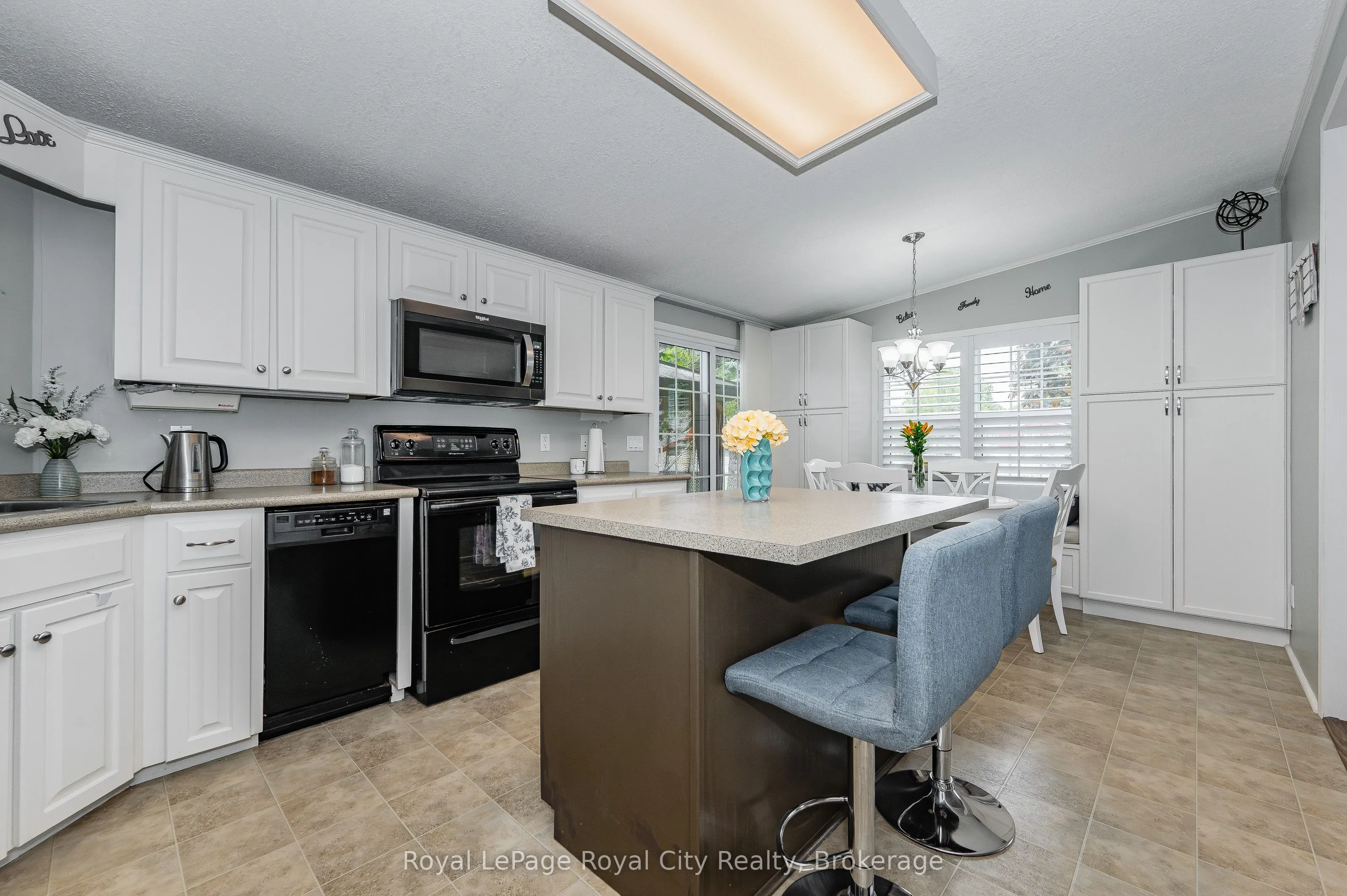 40 BULLFROG Drive