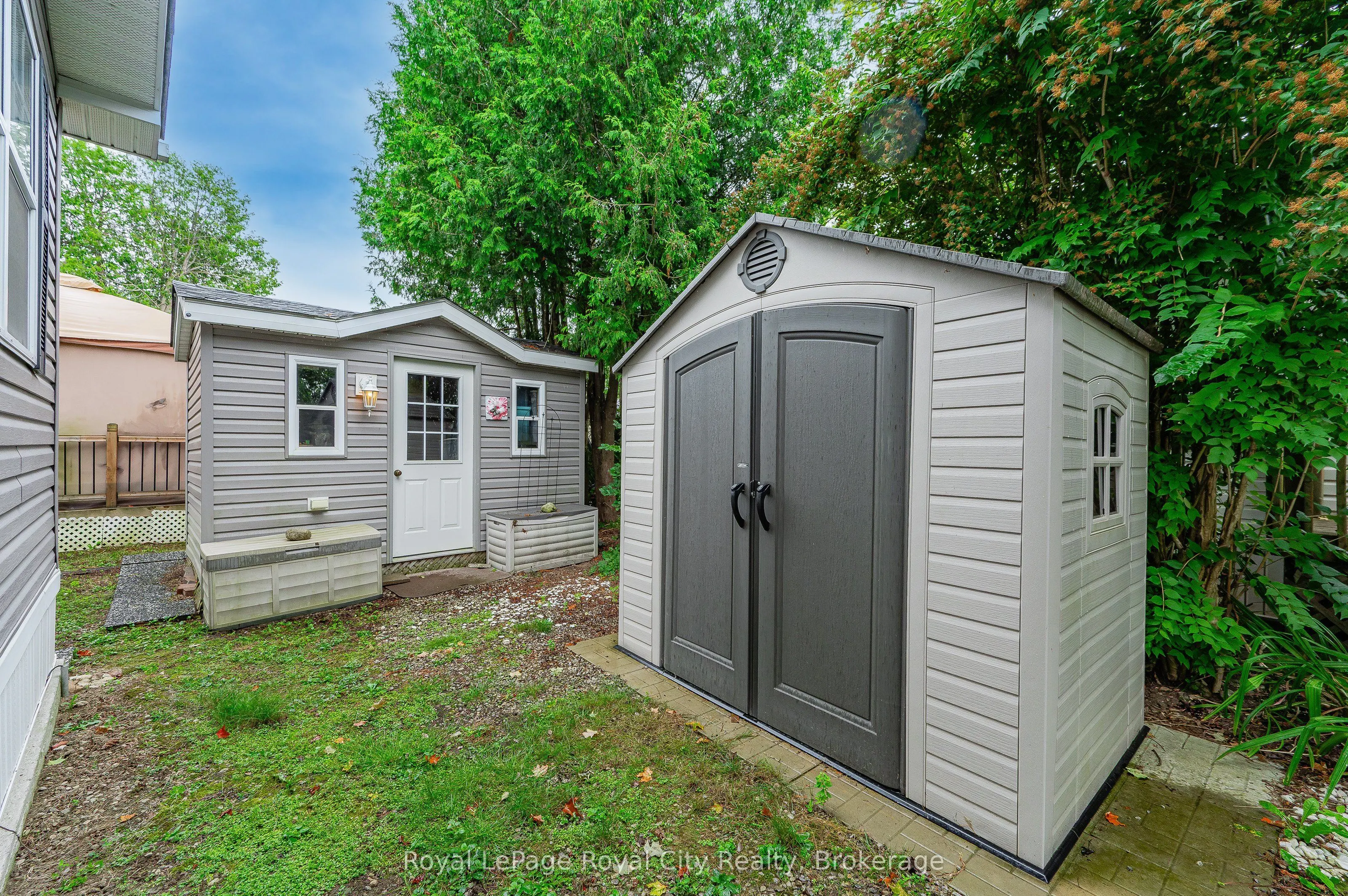 40 BULLFROG Drive