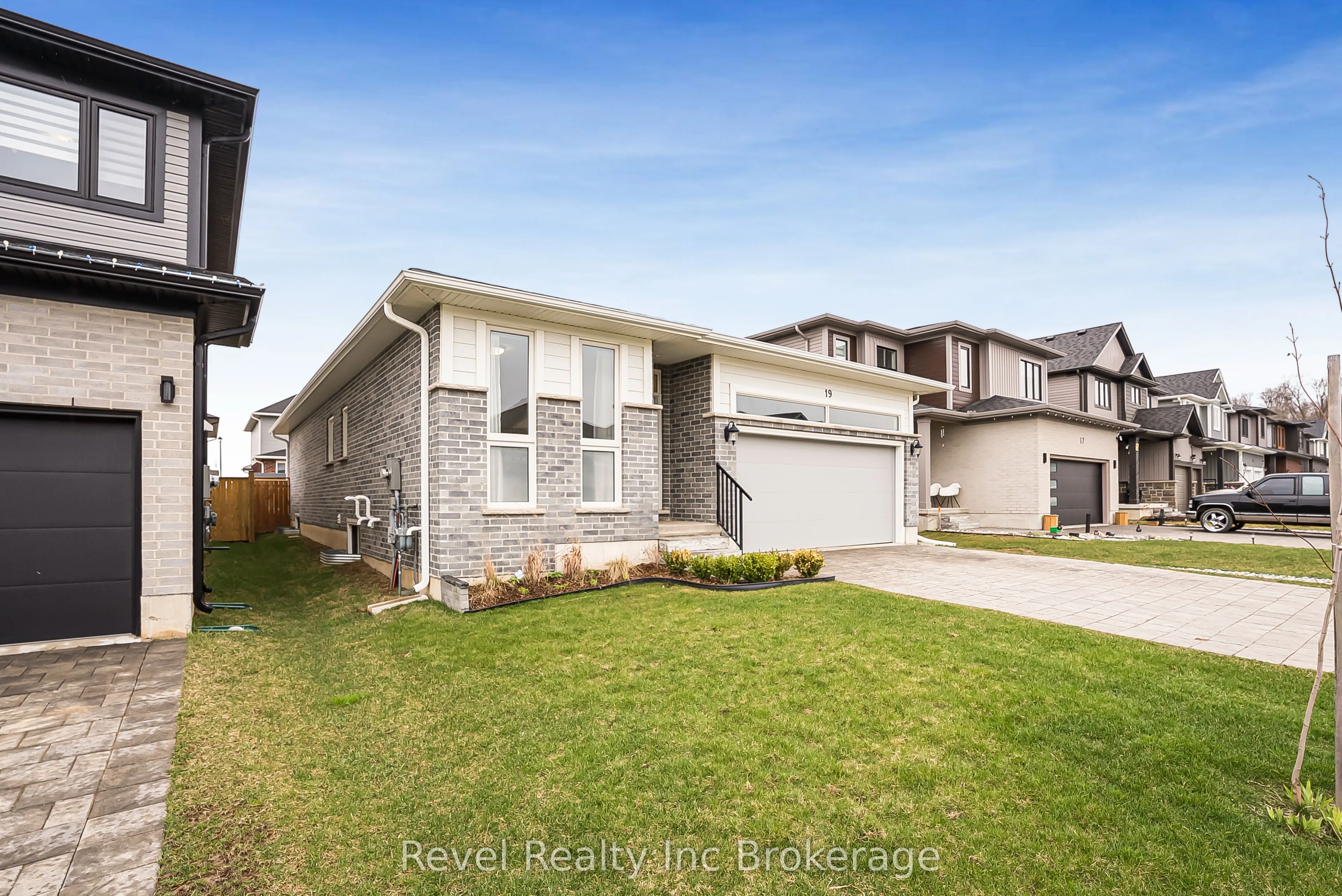 19 Sutherland Crescent