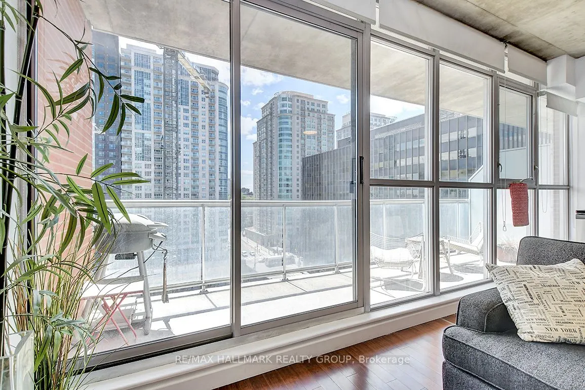 179 GEORGE Street #1004