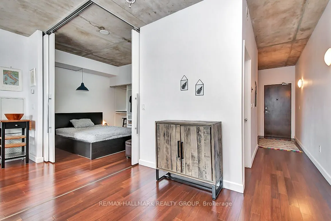 179 GEORGE Street #1004