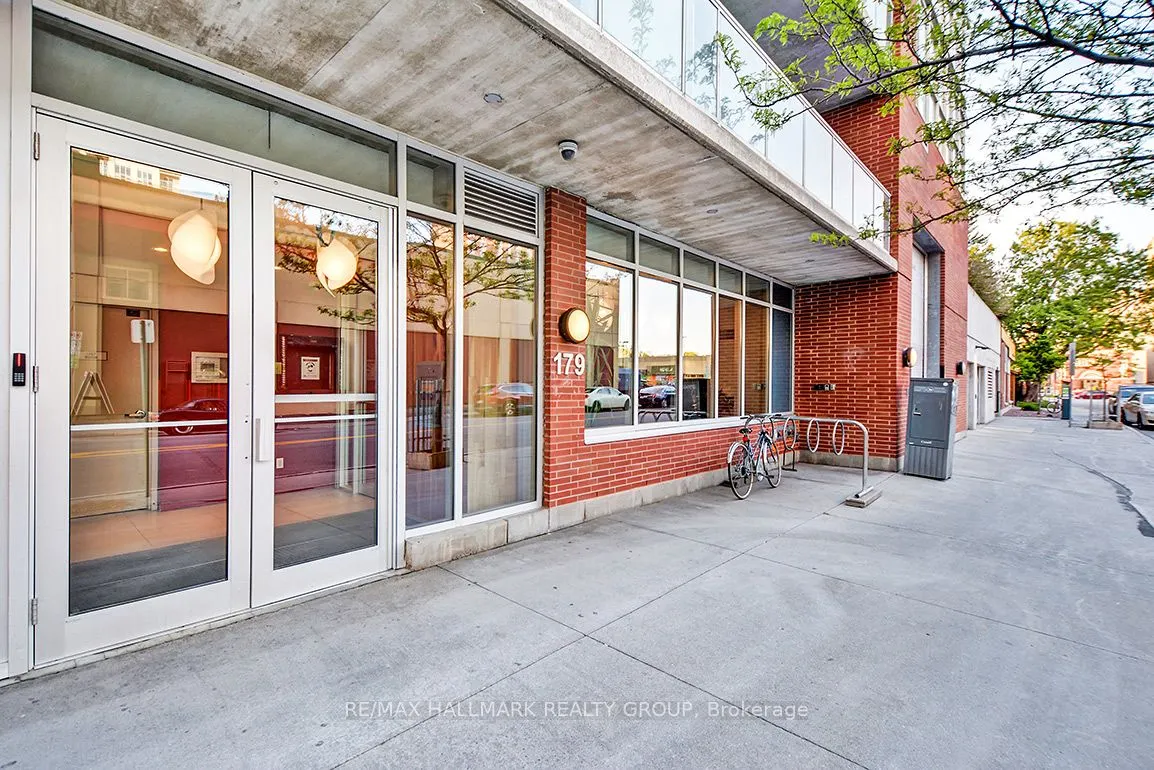 179 GEORGE Street #1004