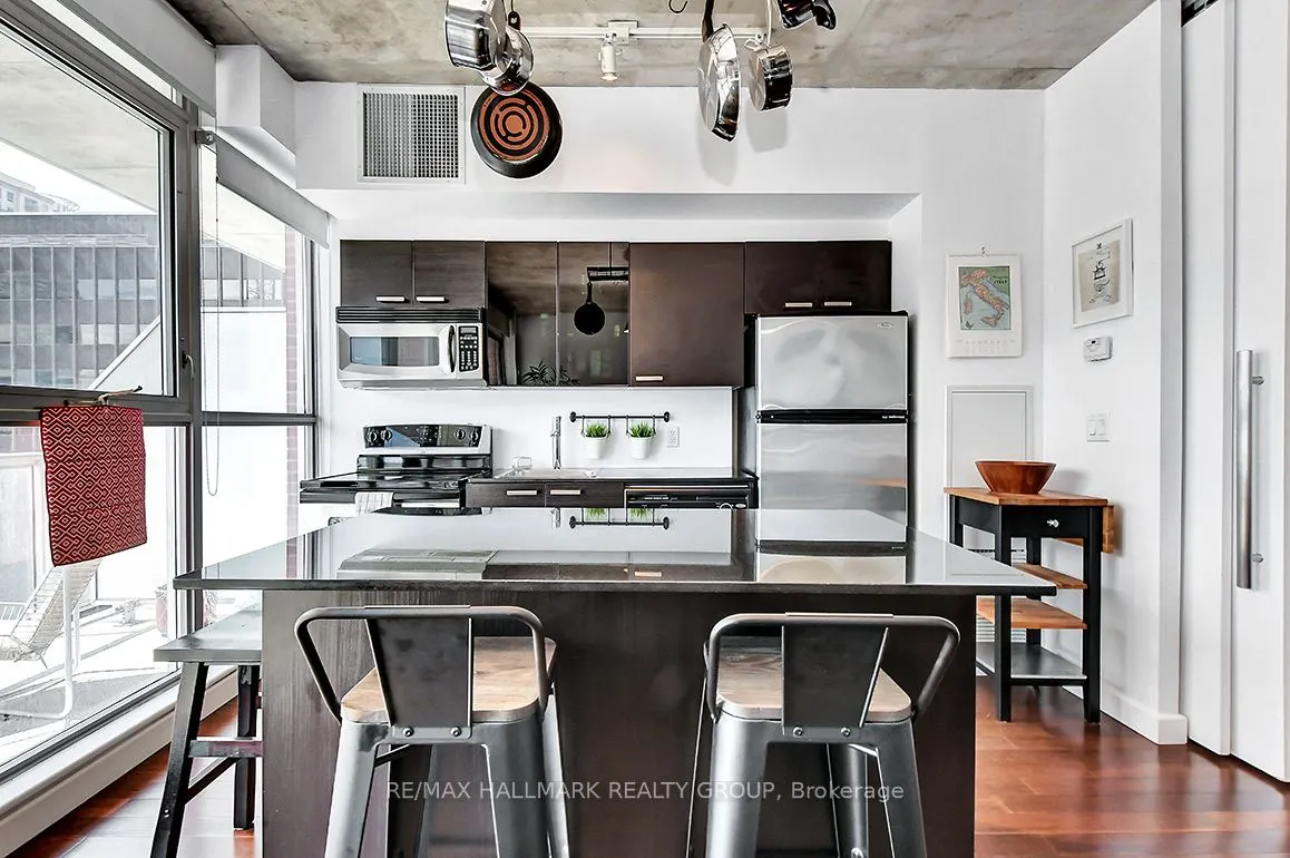 179 GEORGE Street #1004
