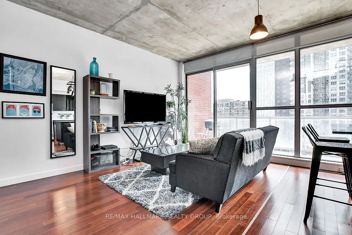 179 GEORGE Street #1004