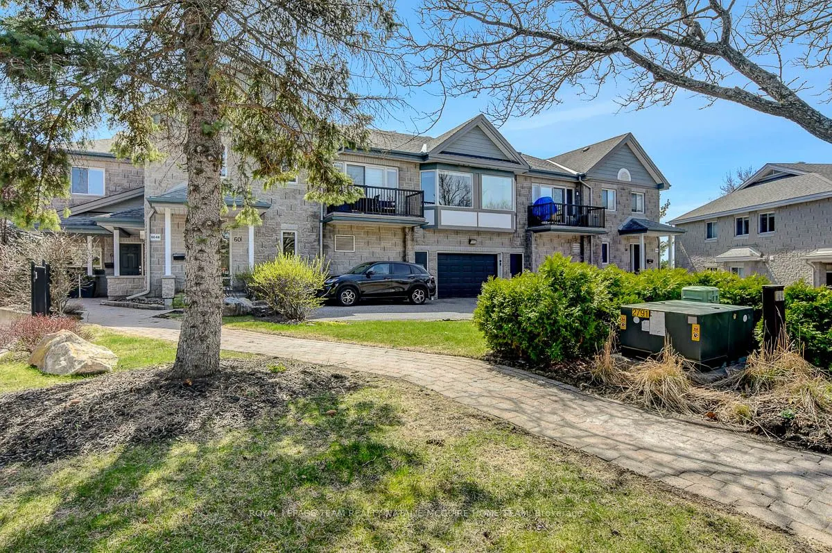 52 ROBSON Court, #52